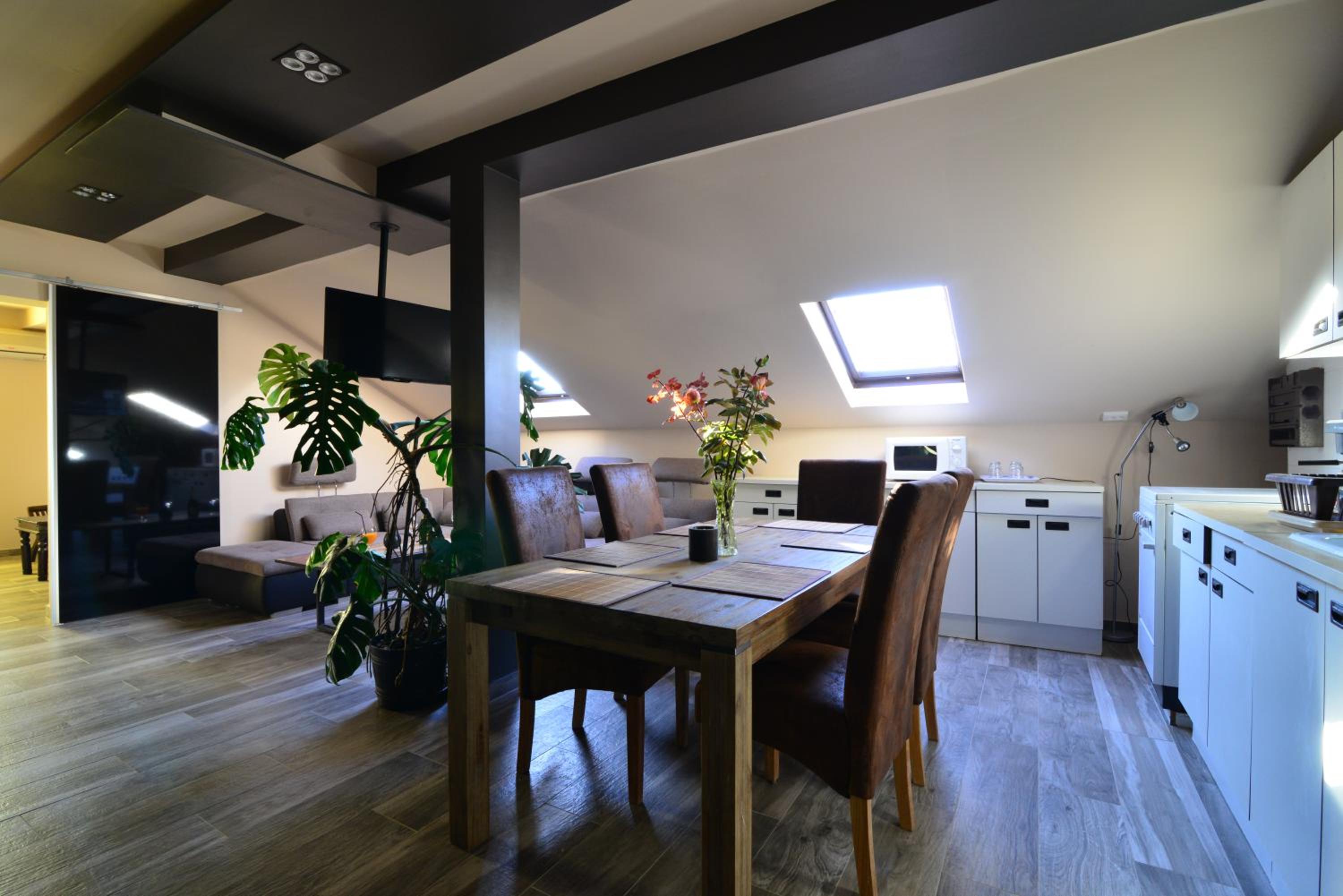 One-Bedroom Apartment - Photo 20
