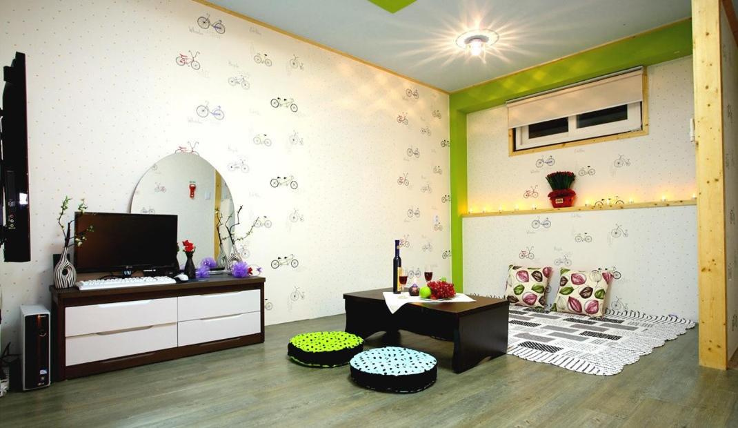 Double Room 5 photo 1