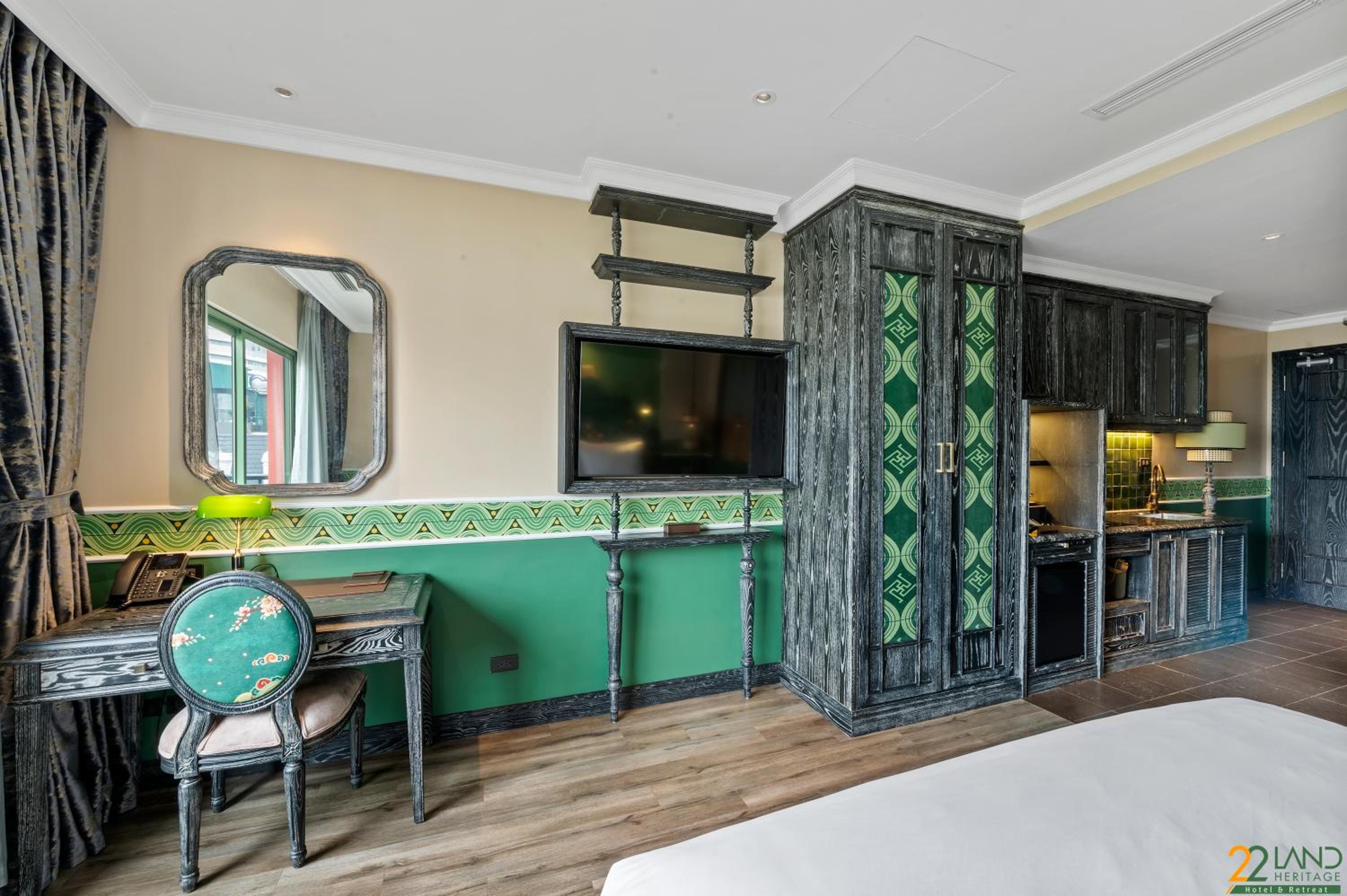 Studio with Balcony
