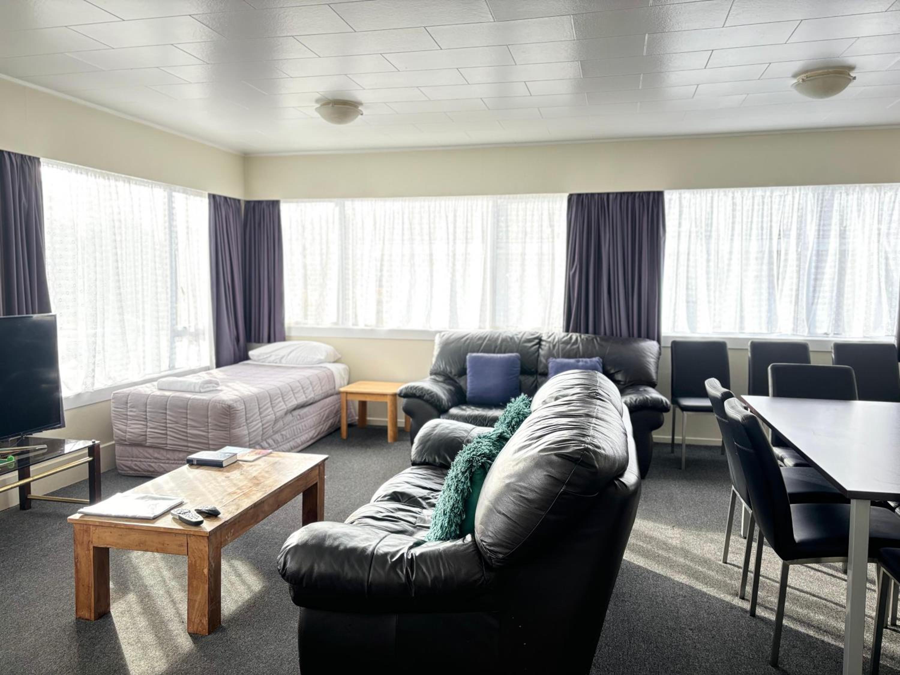 Three-bedroom  photo 1