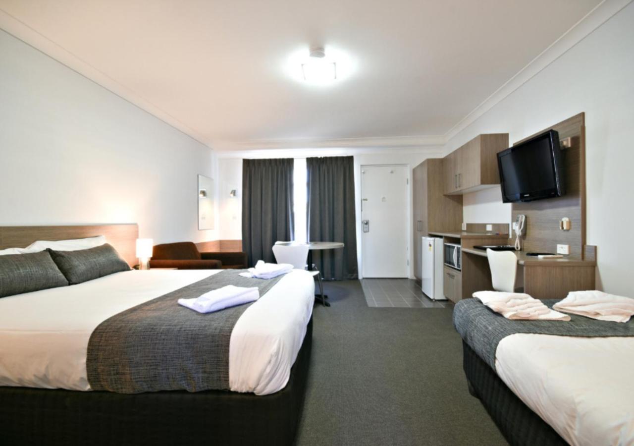 Deluxe Suite with Spa Bath photo 2