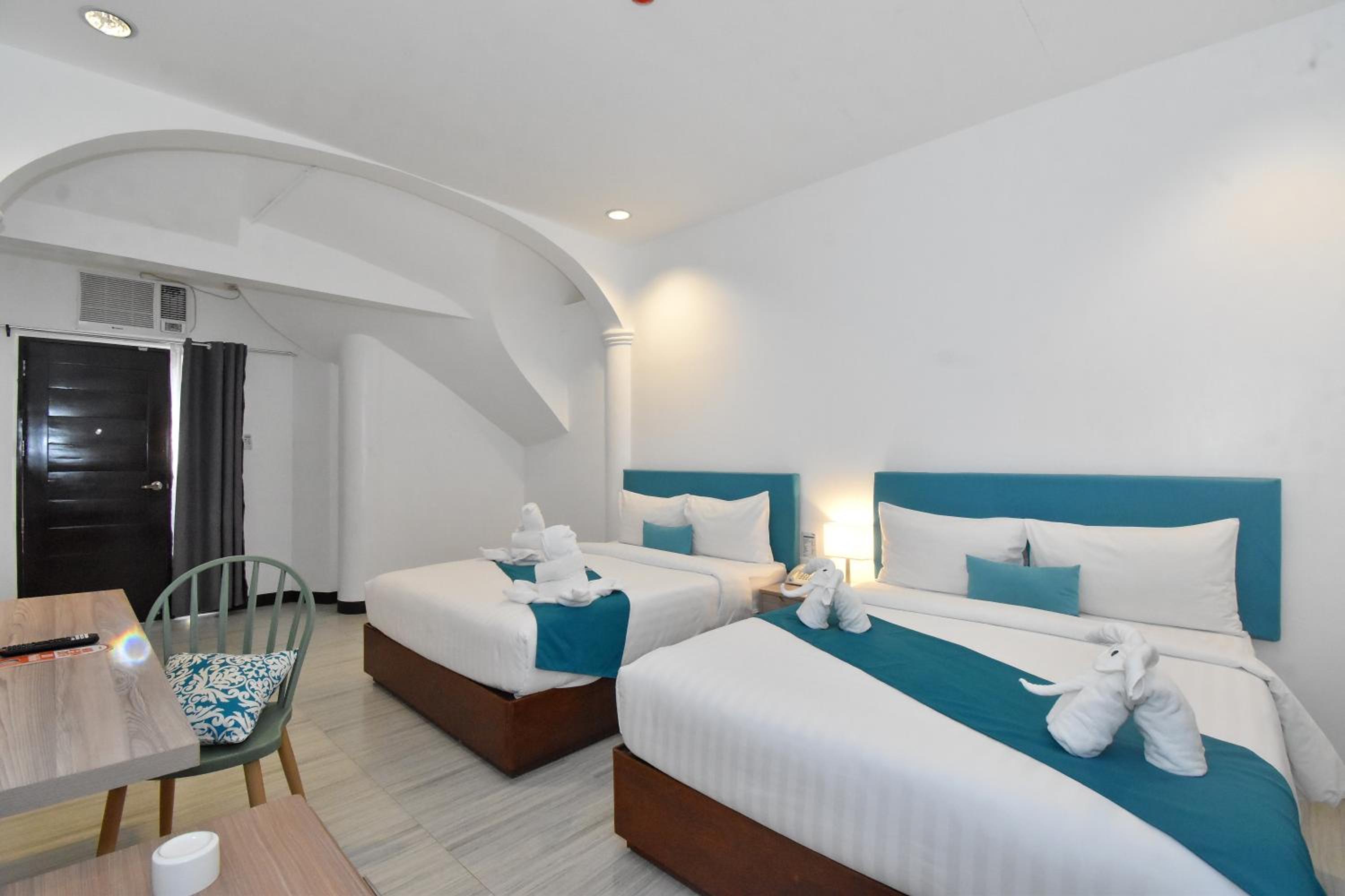 Premium Quadruple Room - Photo 3