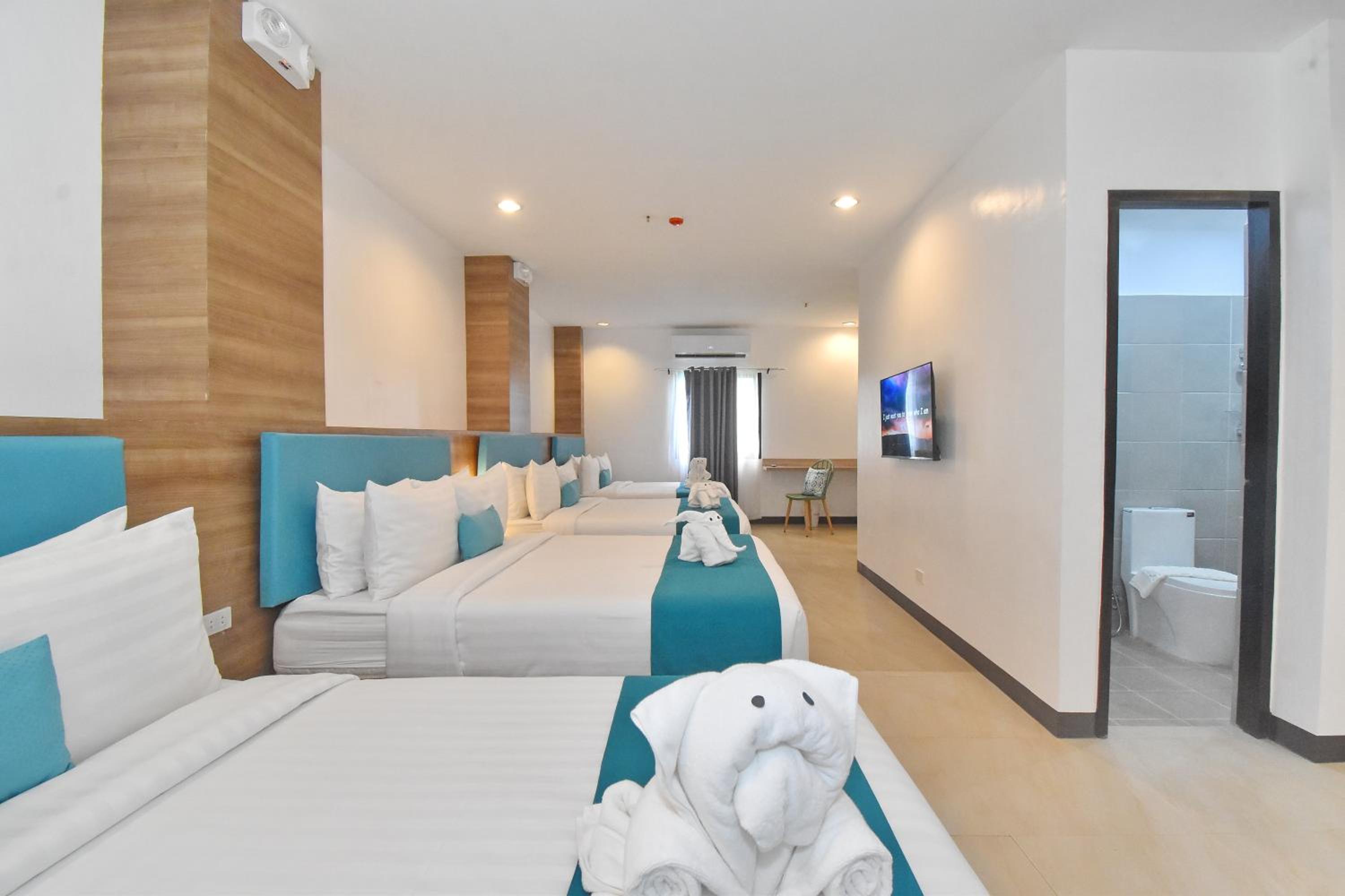 Family Room - Photo 17