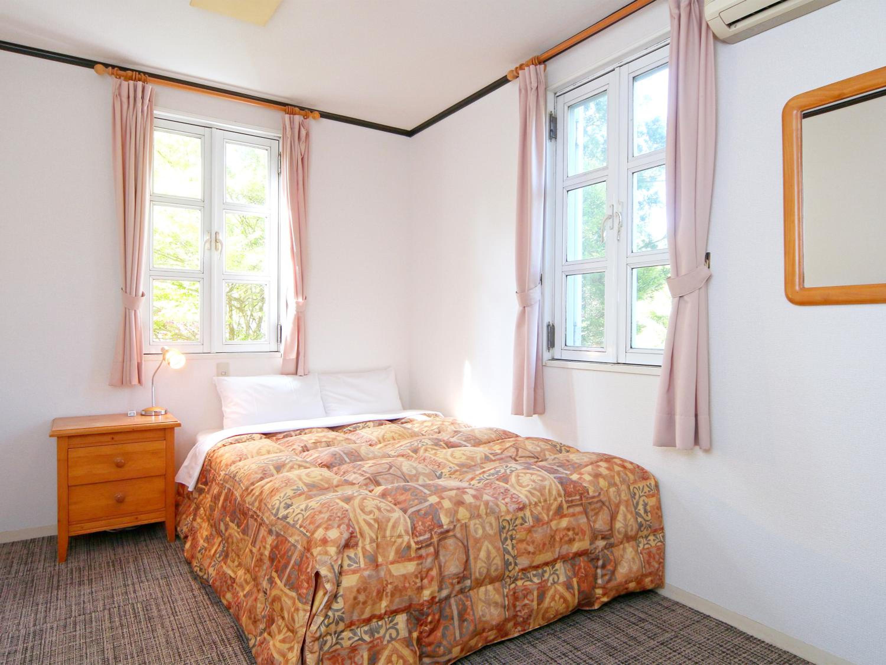 Double Room with Private Bathroom - Photo 1