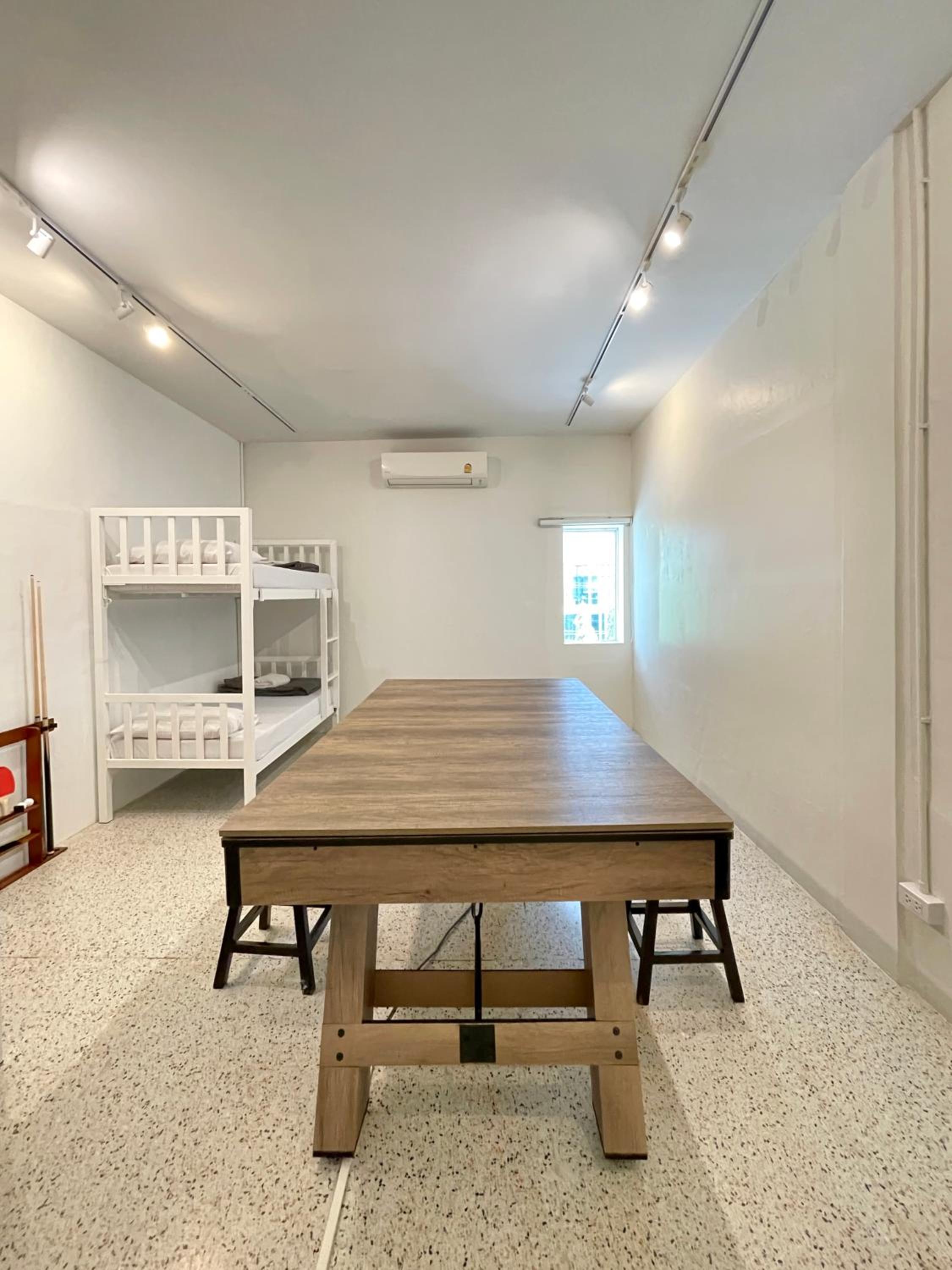 Family Studio - Photo 1