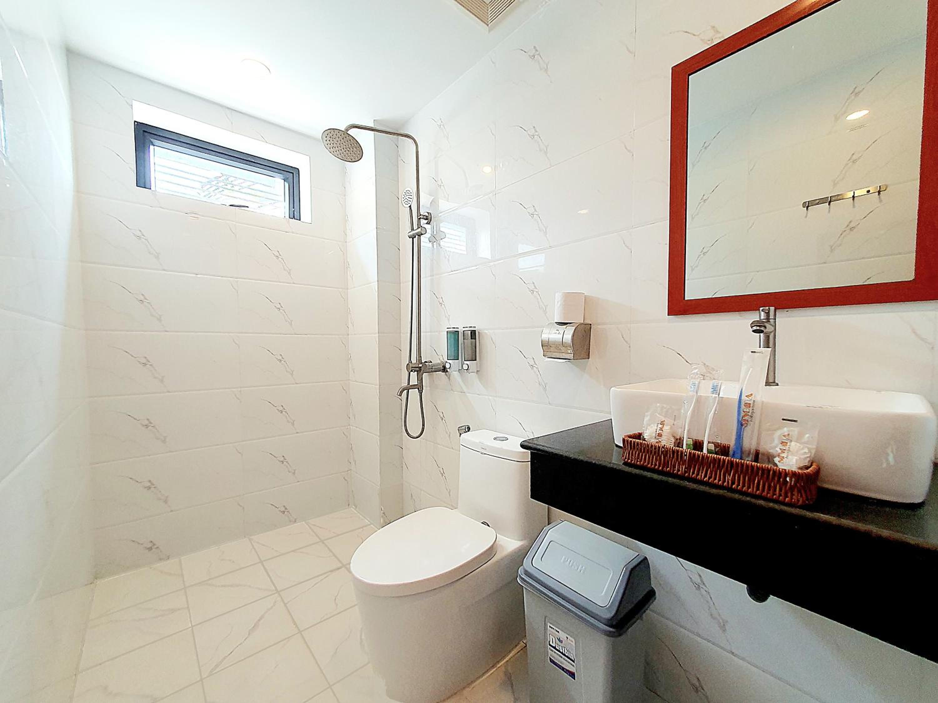 Deluxe Twin Room With Balcony photo 2