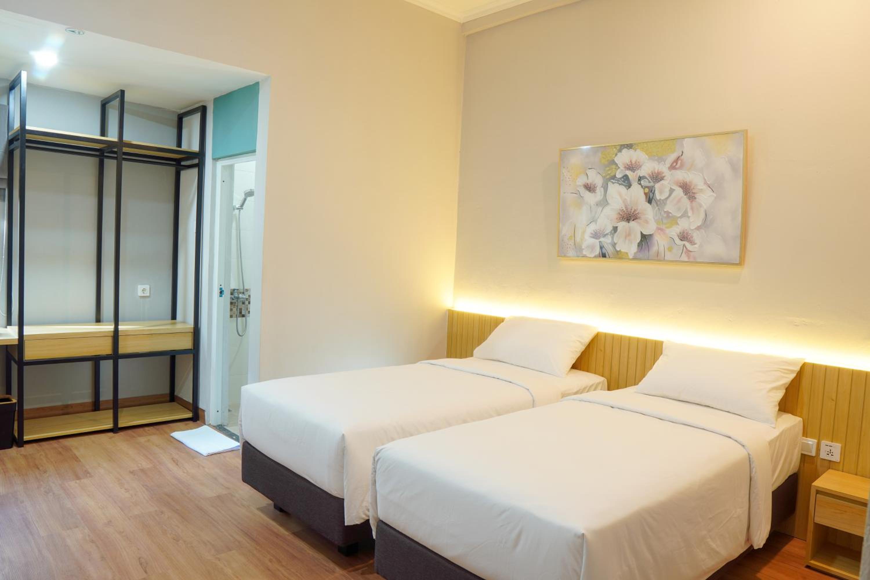 Double Room - Photo 7