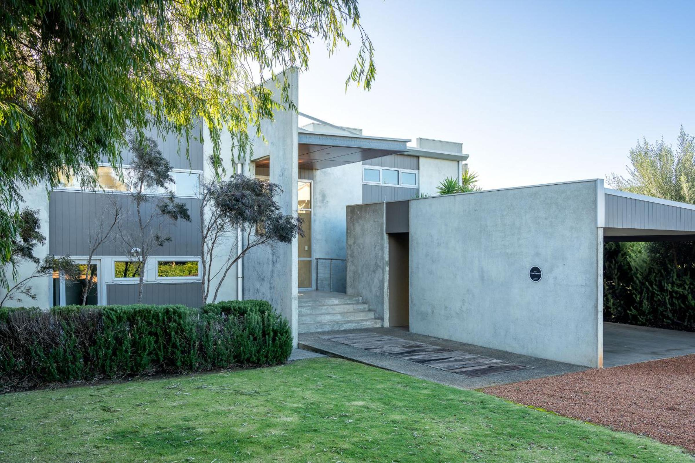 Four-Bedroom House photo 2