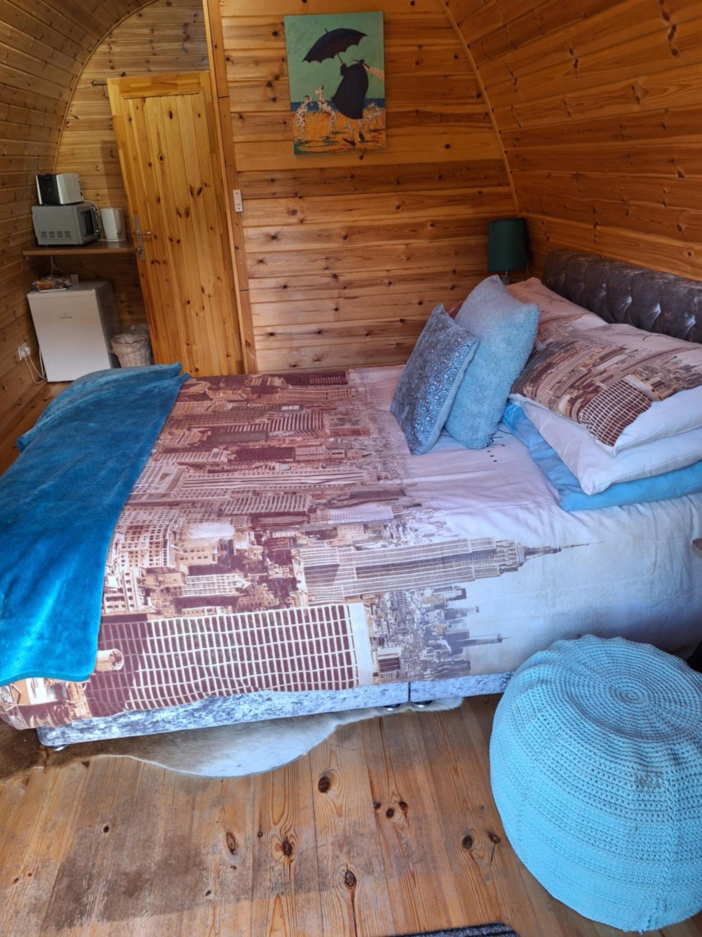 Deluxe Room (2 Adults + 1 Child) photo 1