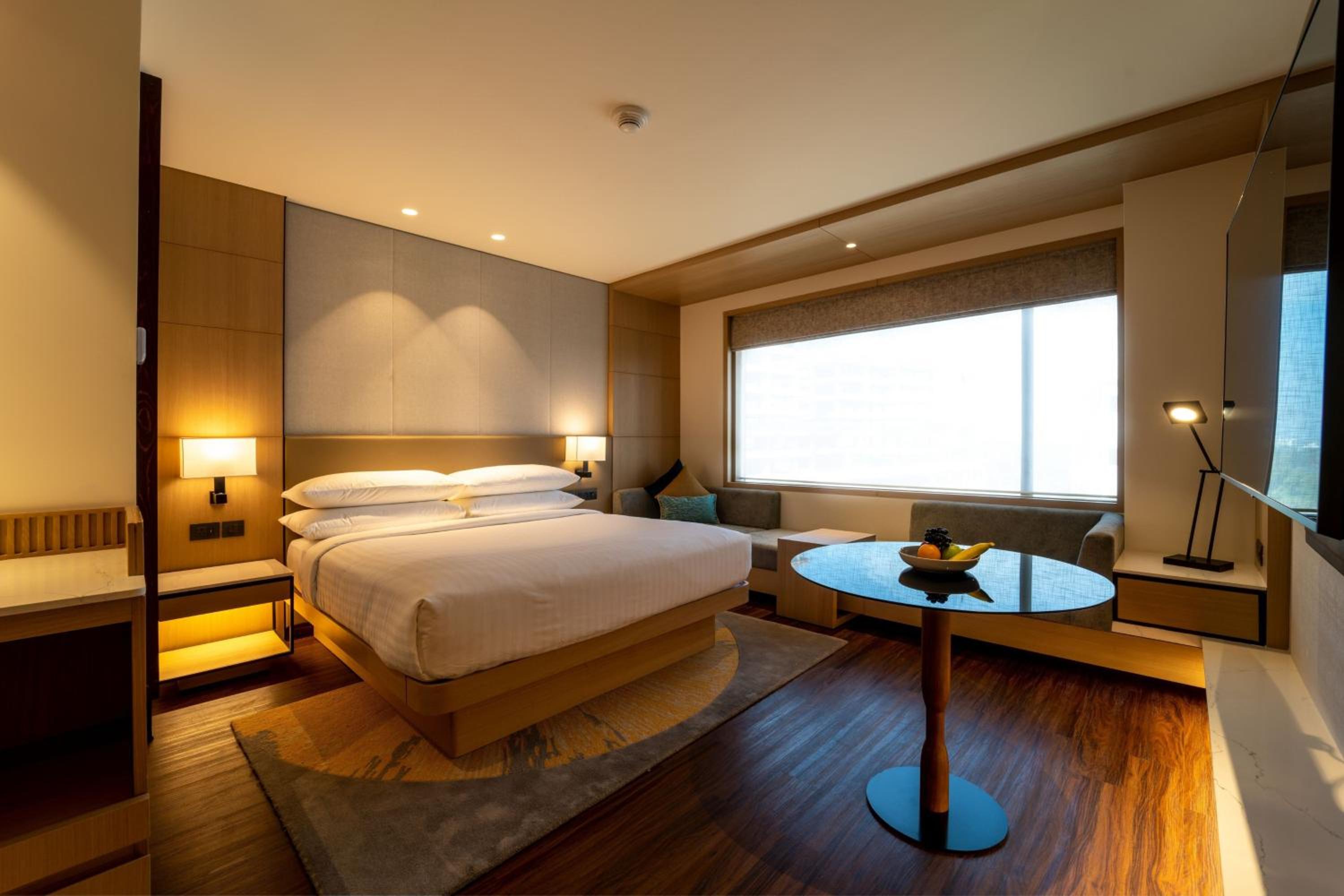 Premium King Room - 20% Discount on F&B and Laundry Service - Photo 2