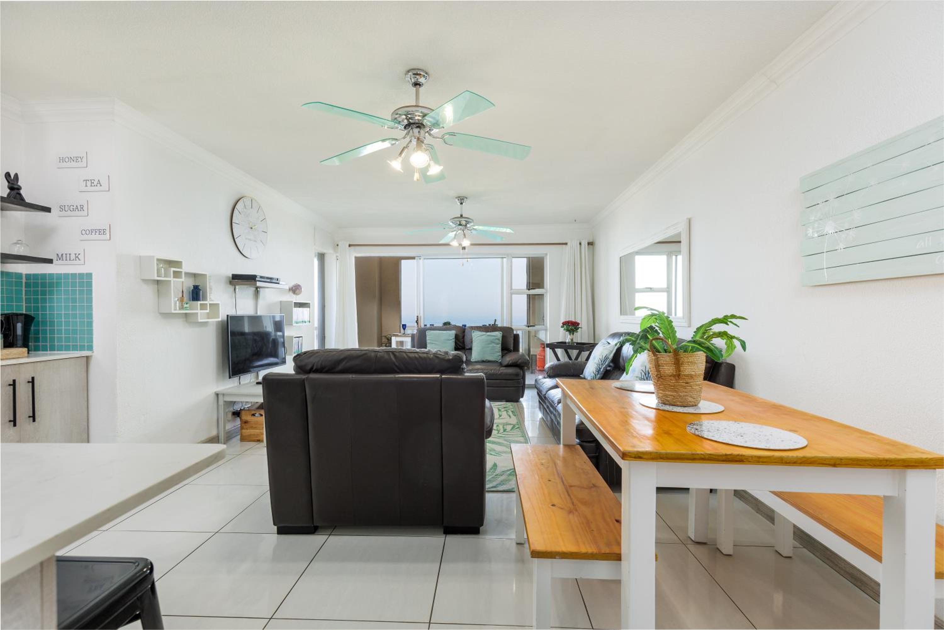 Three-Bedroom Apartment photo 1