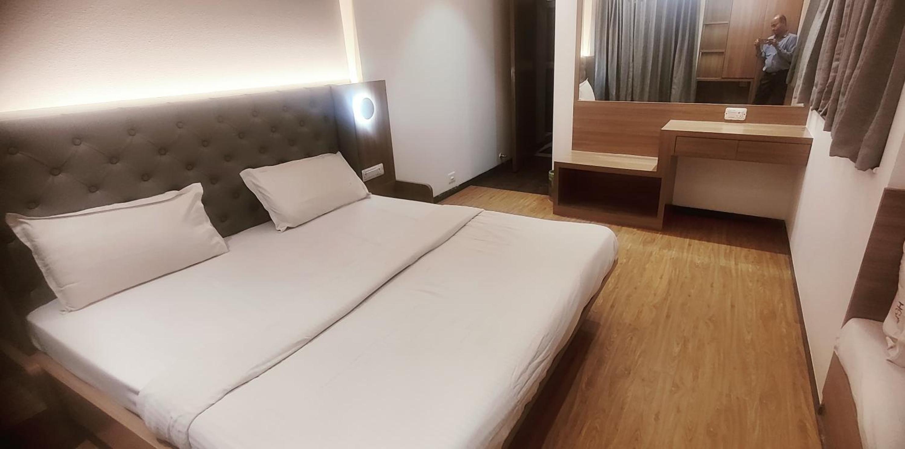 Deluxe Double Room - Photo 5