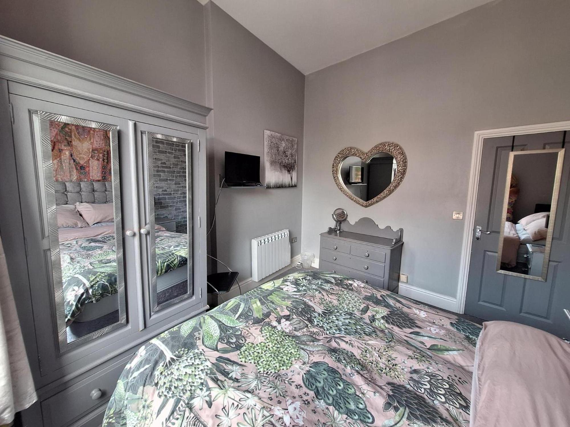 One-Bedroom Apartment - Photo 30