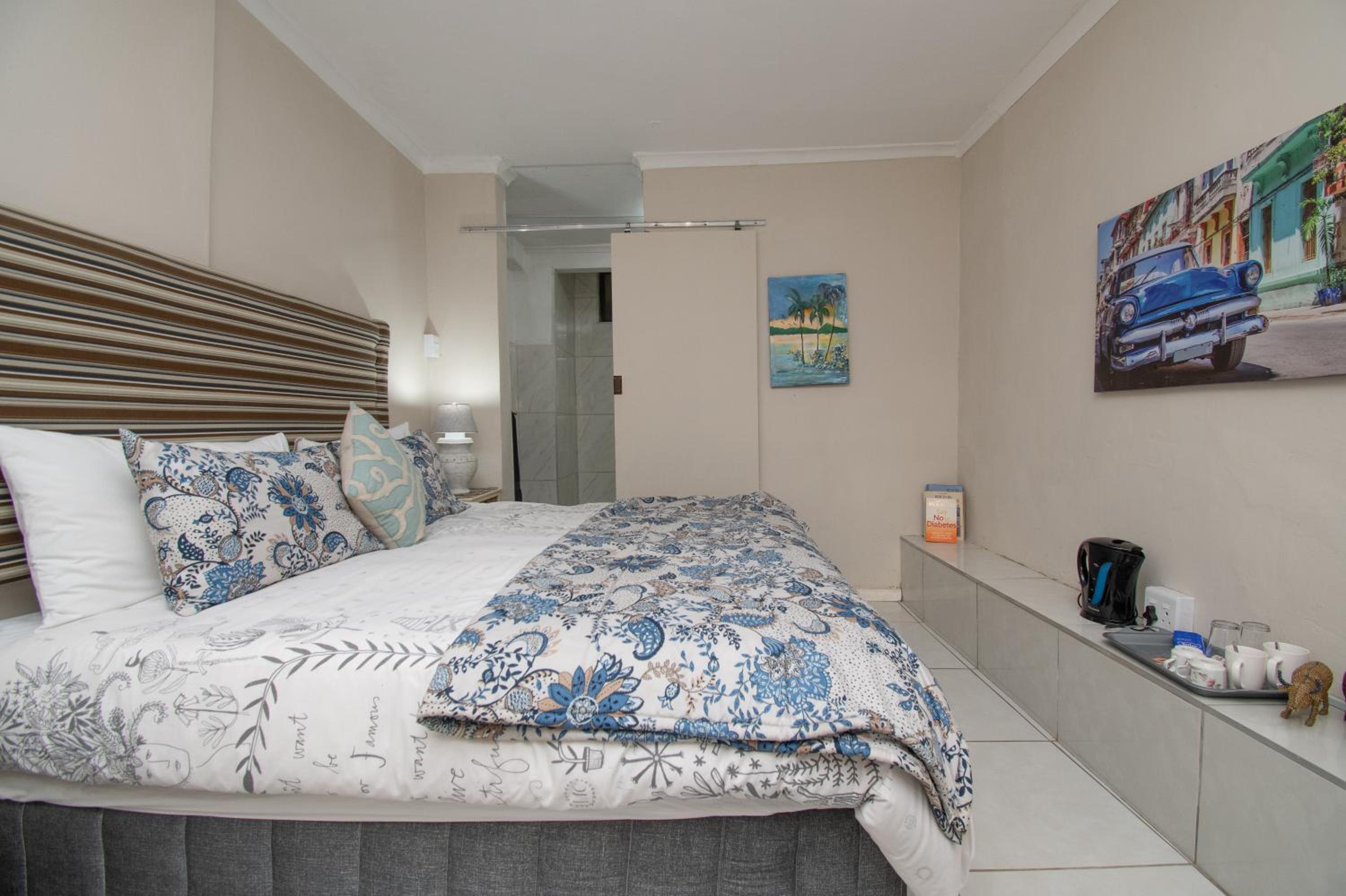 Family Room - Photo 11