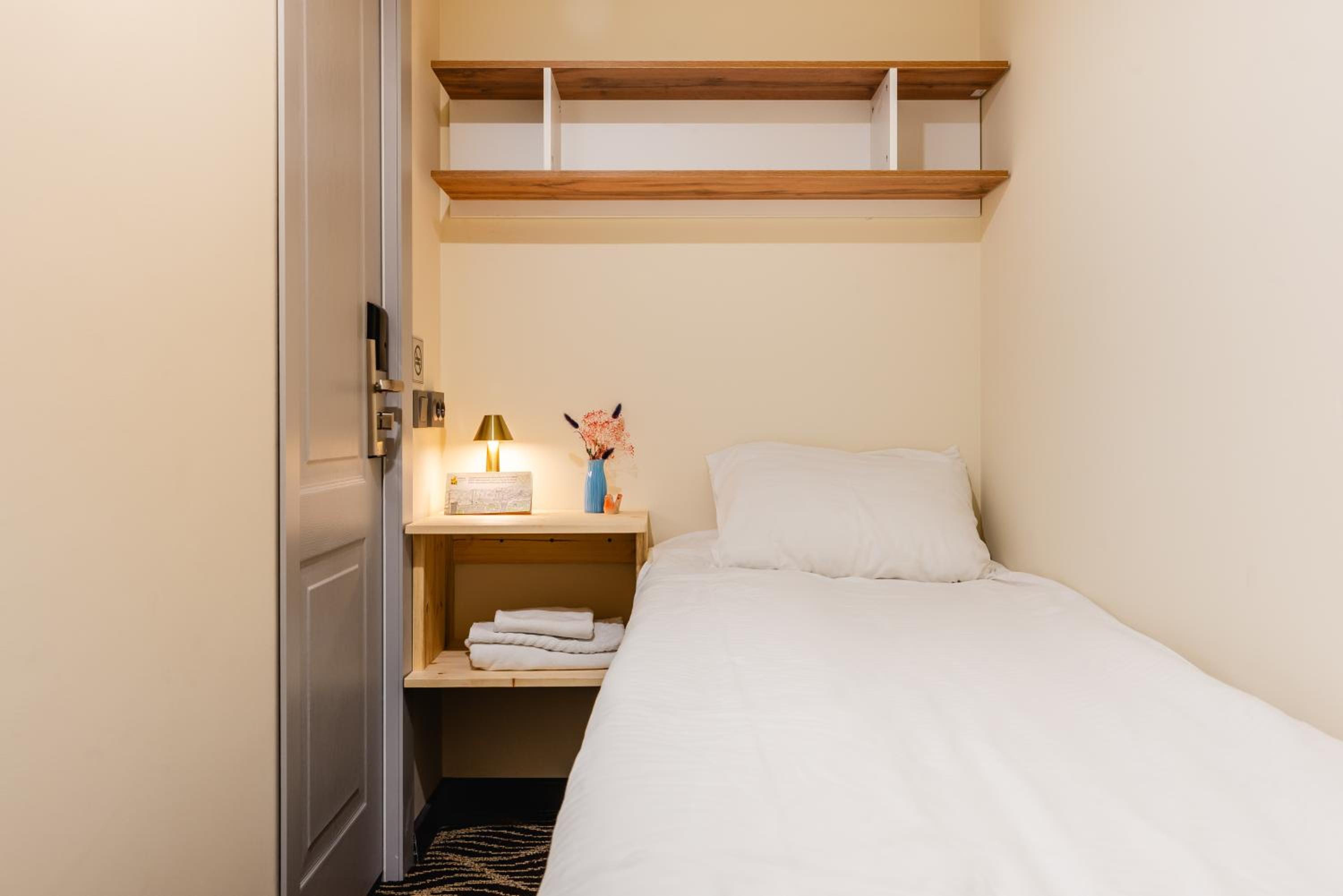 Single Room with Shared Bathroom photo 1