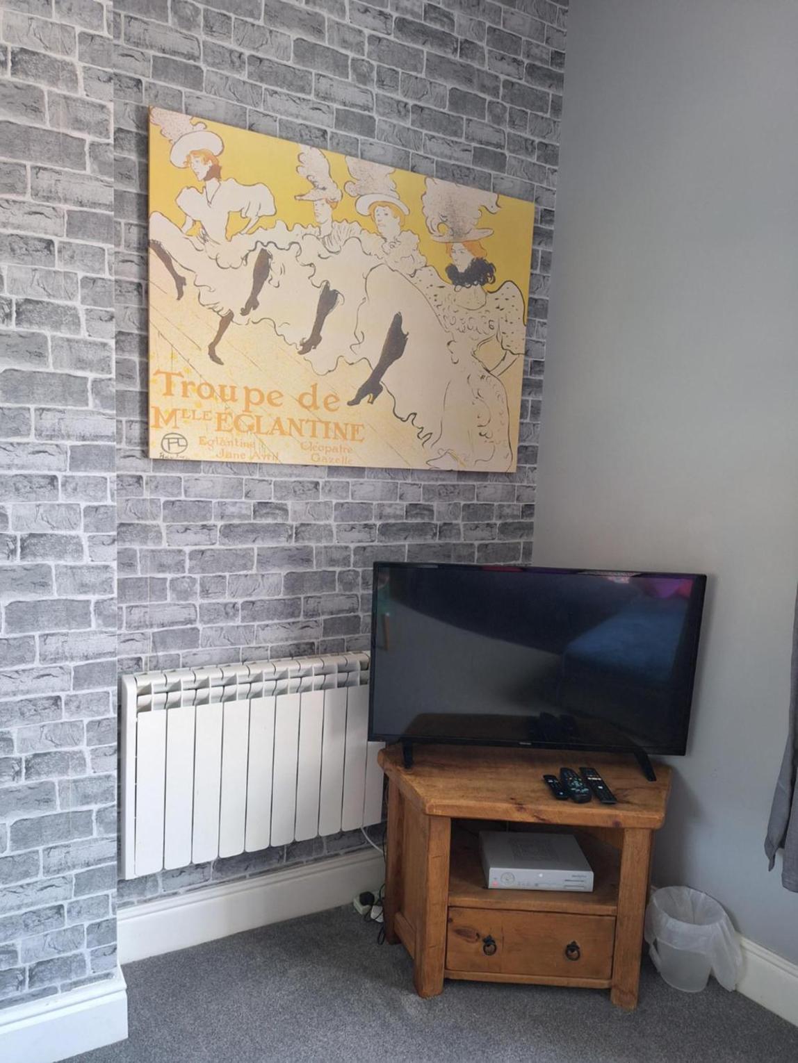 One-Bedroom Apartment - Photo 35
