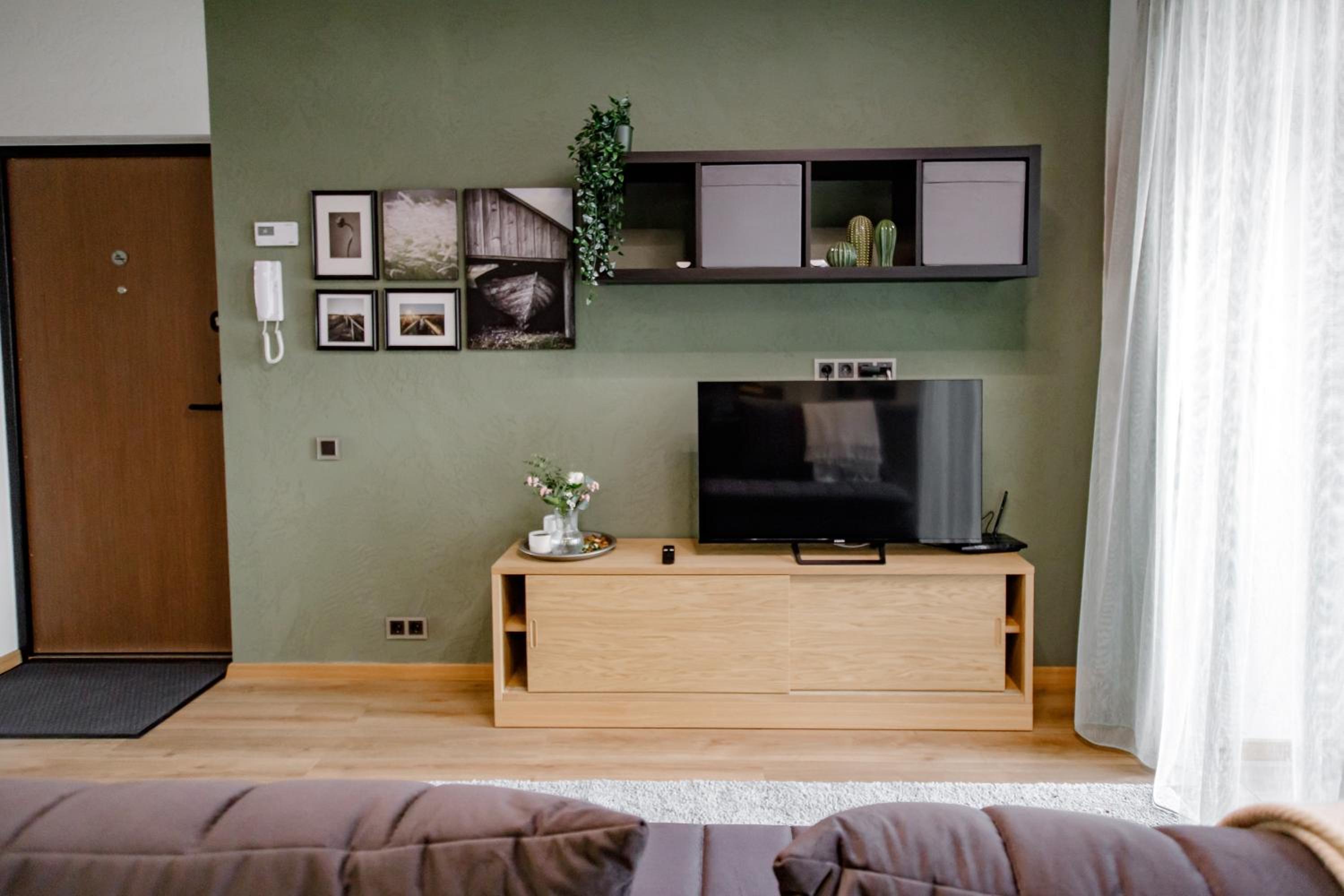 Family Studio photo 2