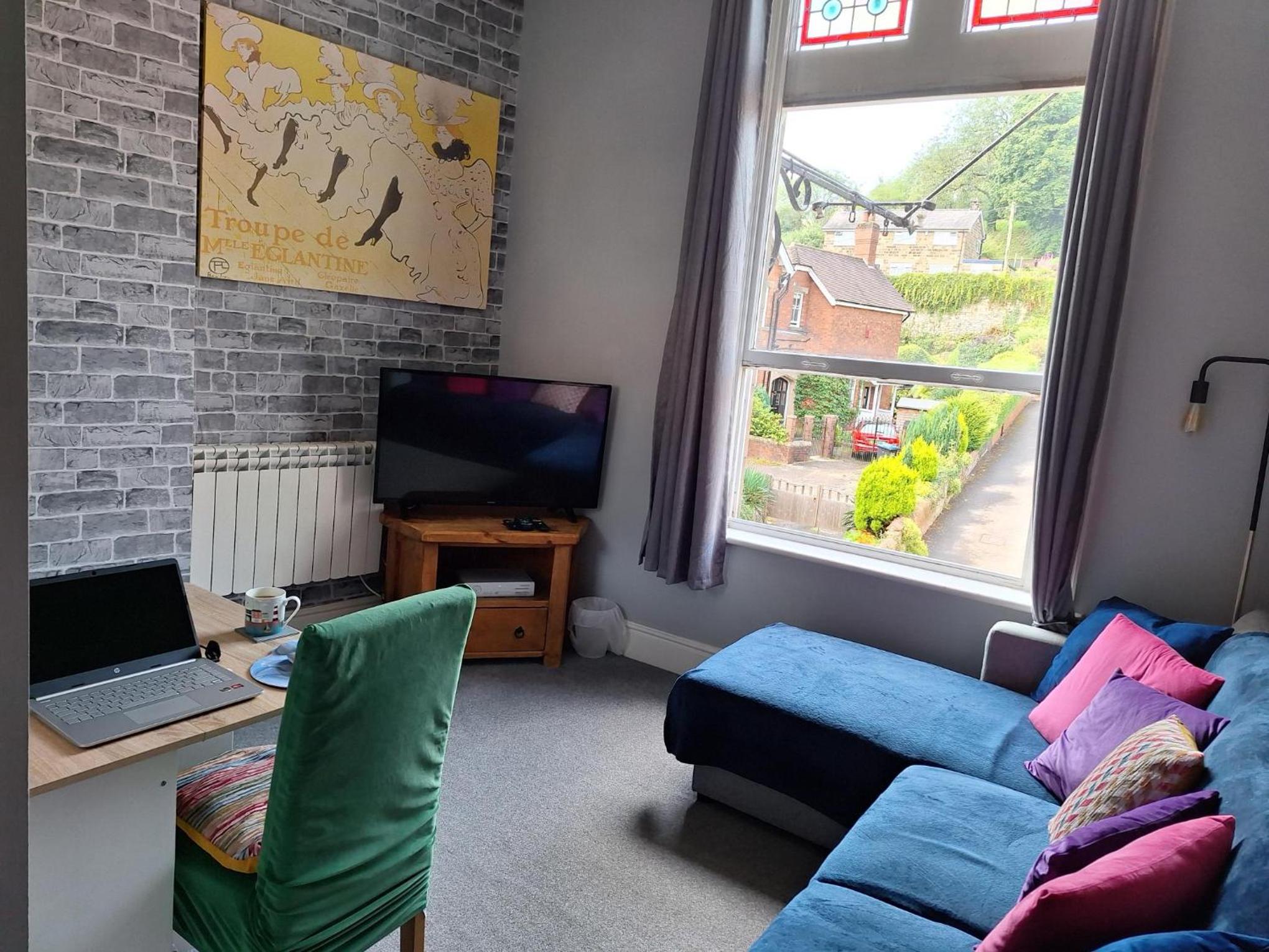One-Bedroom Apartment - Photo 36