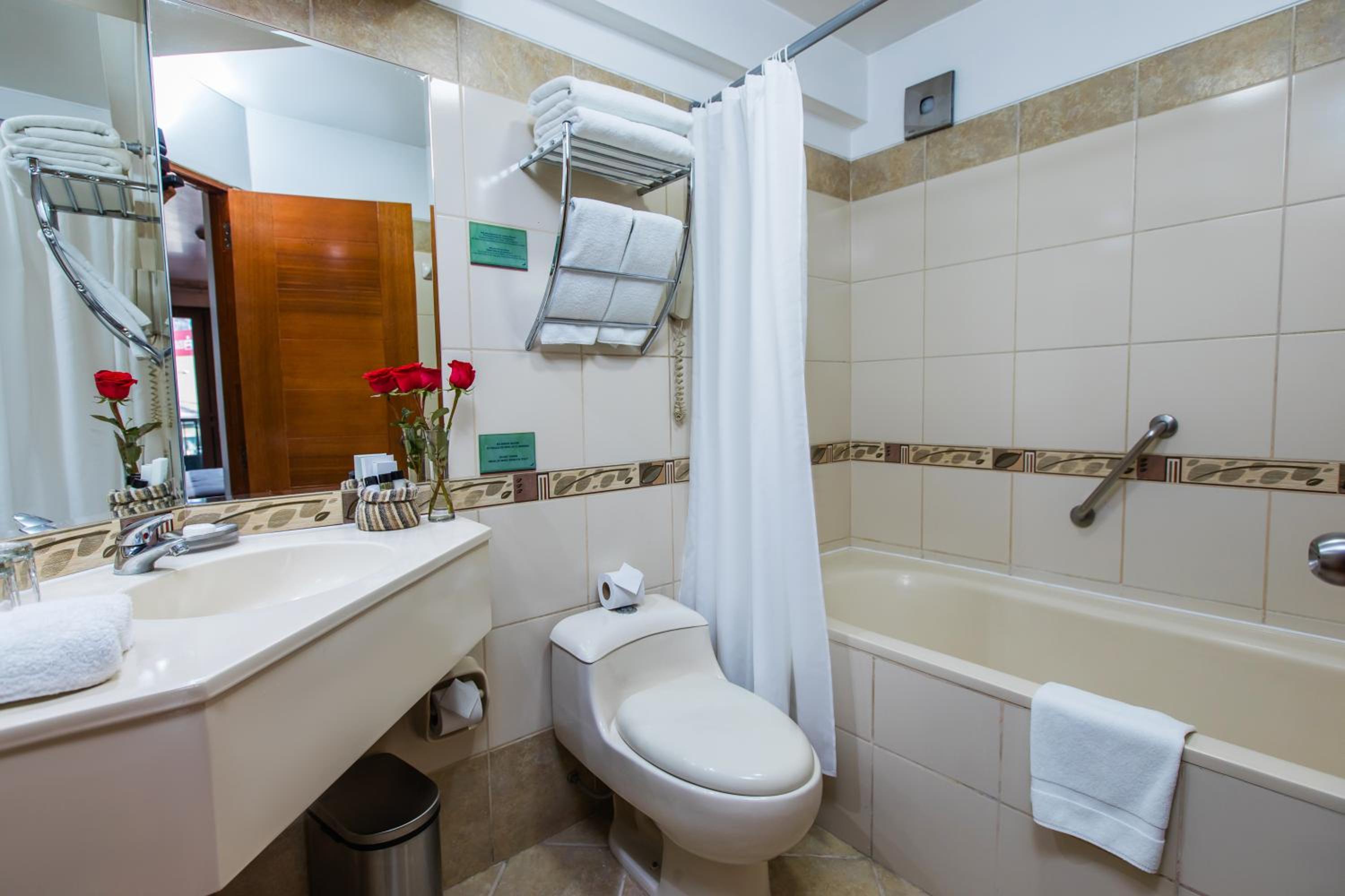  Superior King Room with One King Size Bed - Photo 4