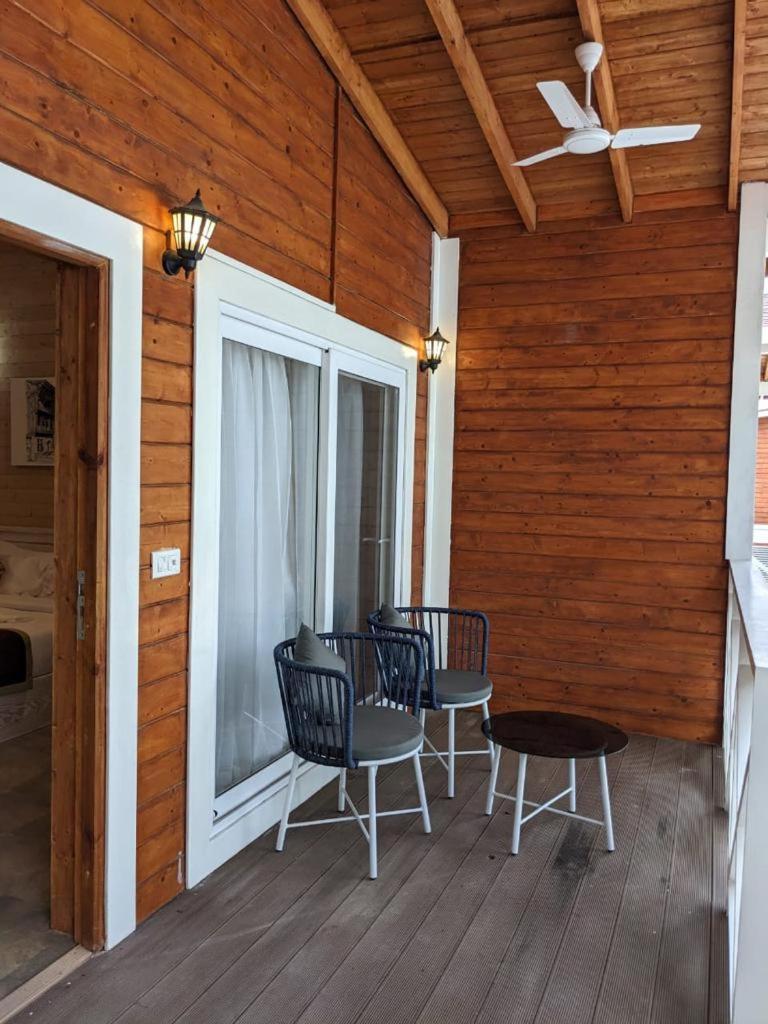 Double Room with Private Bathroom photo 2
