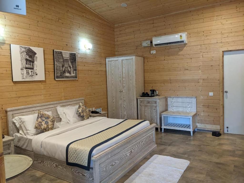 Double Room with Private Bathroom photo 3