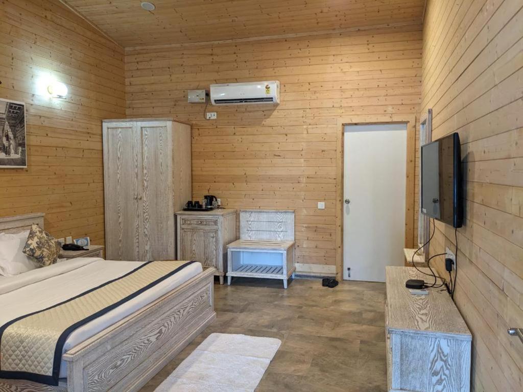 Double Room With Private Bathroom