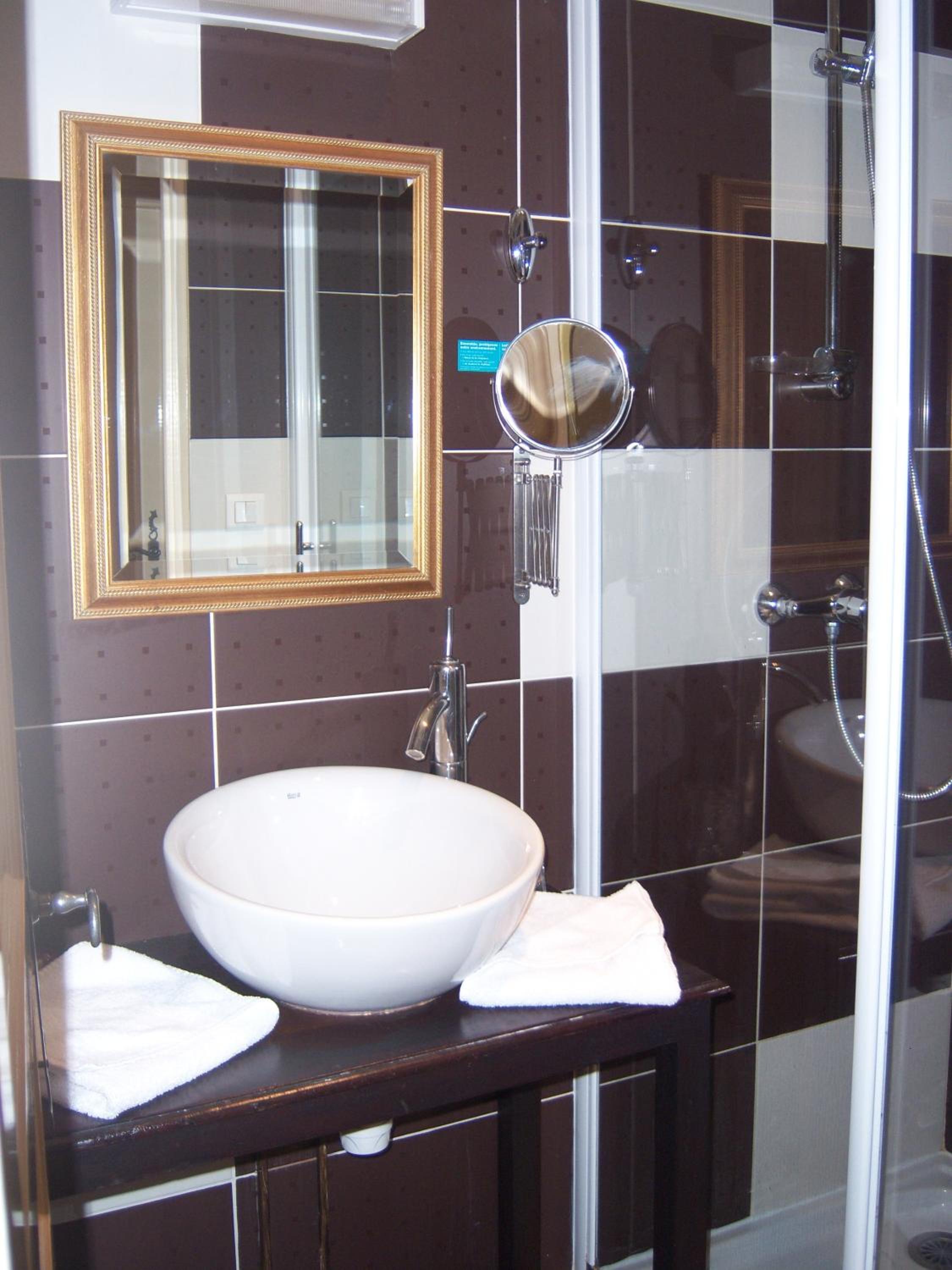 Classic Double or Twin Room - Photo 3
