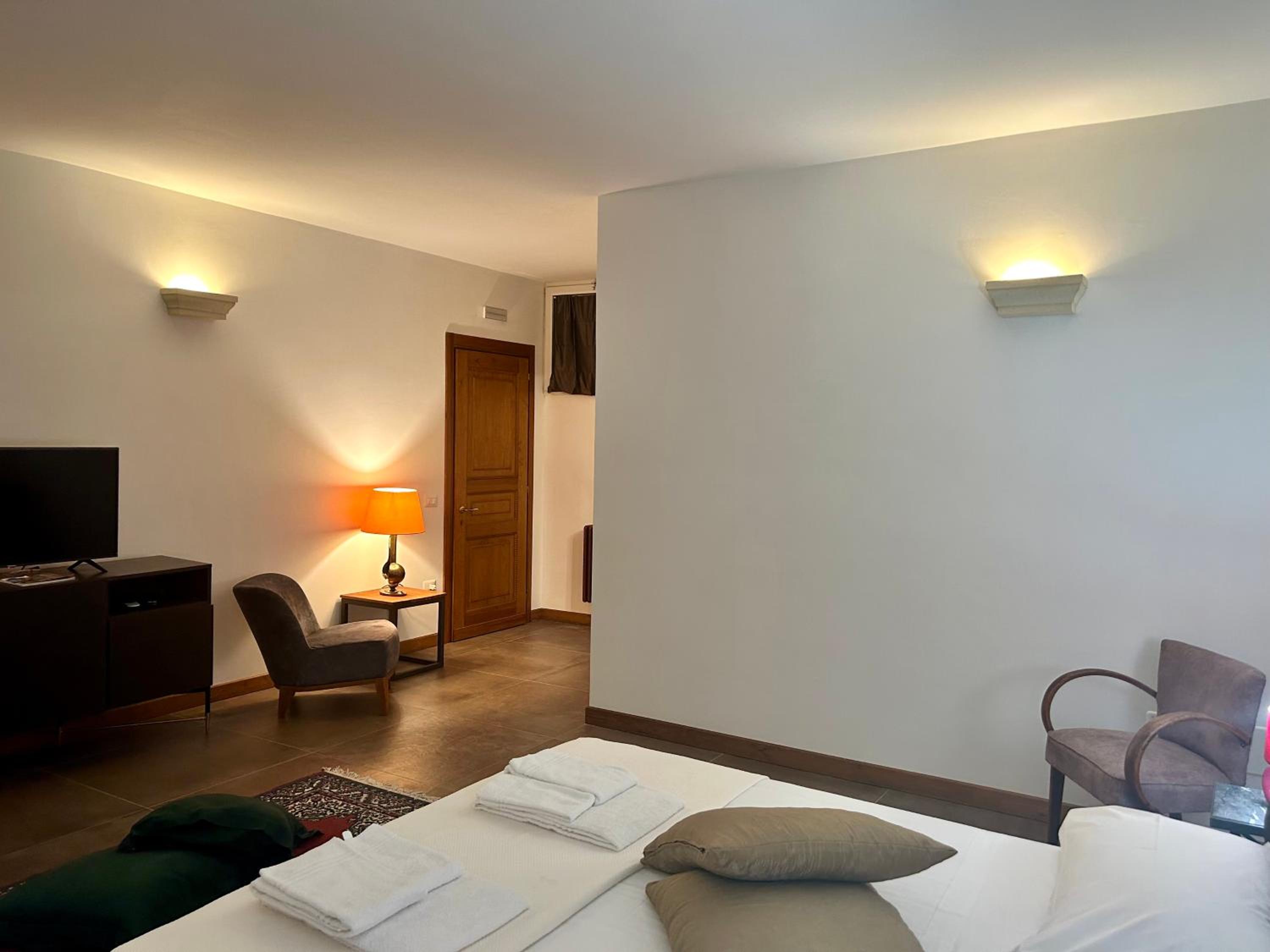 Suite with Terrace - Photo 1