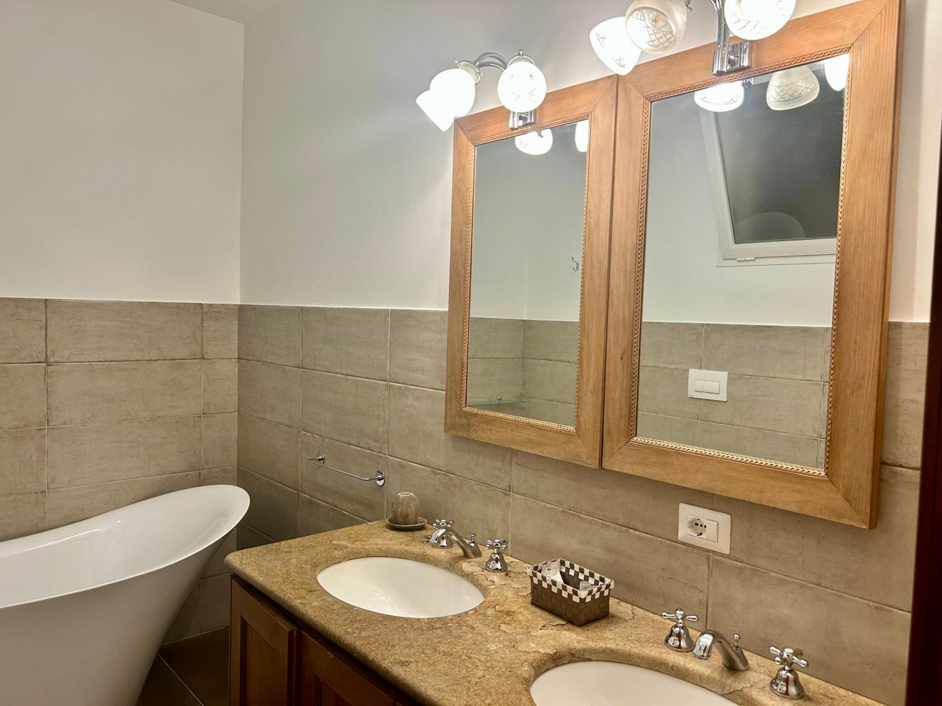 Suite with Terrace - Photo 13