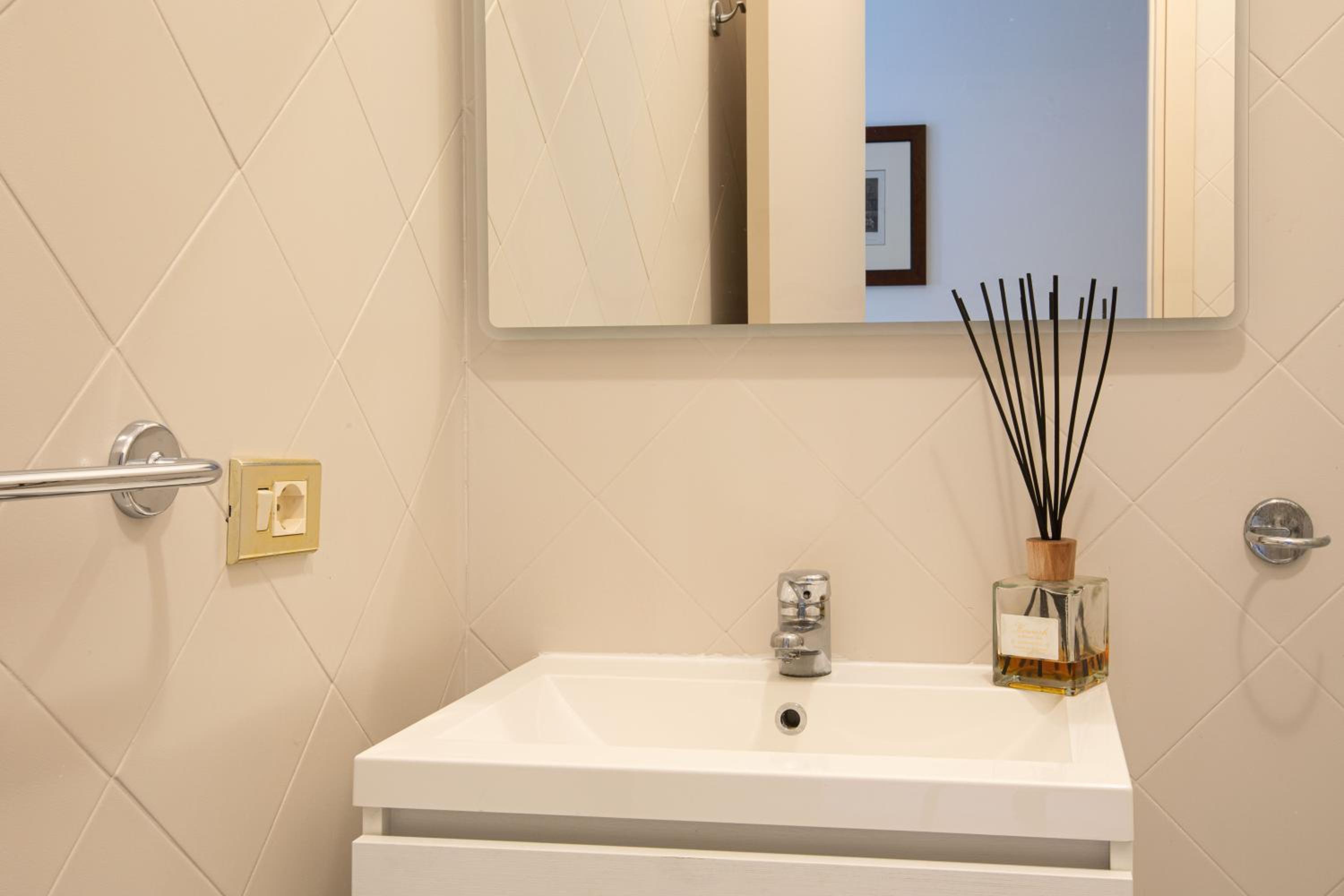 Single Room with Bathroom photo 3