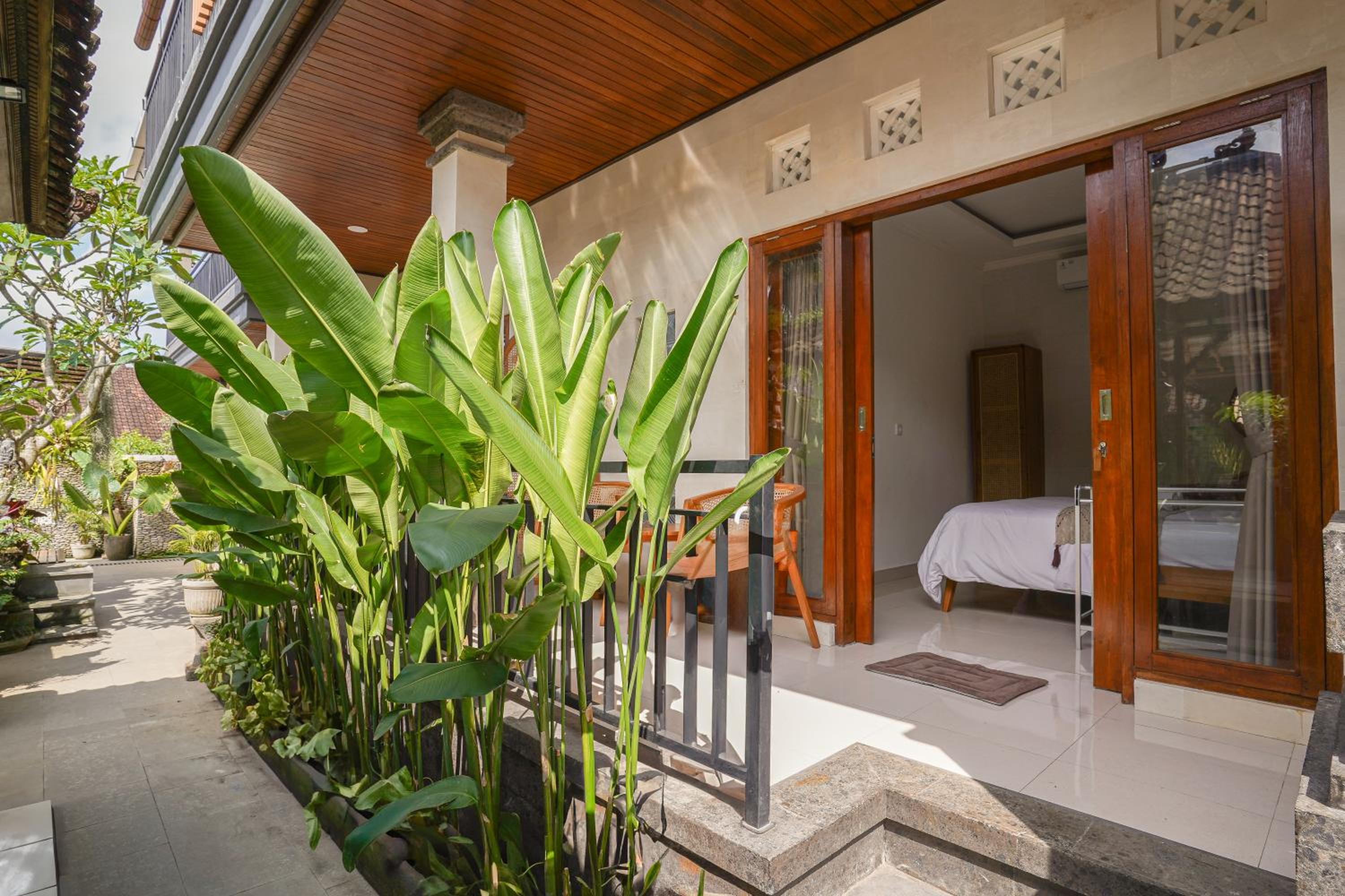 Double Room with Patio - Photo 15