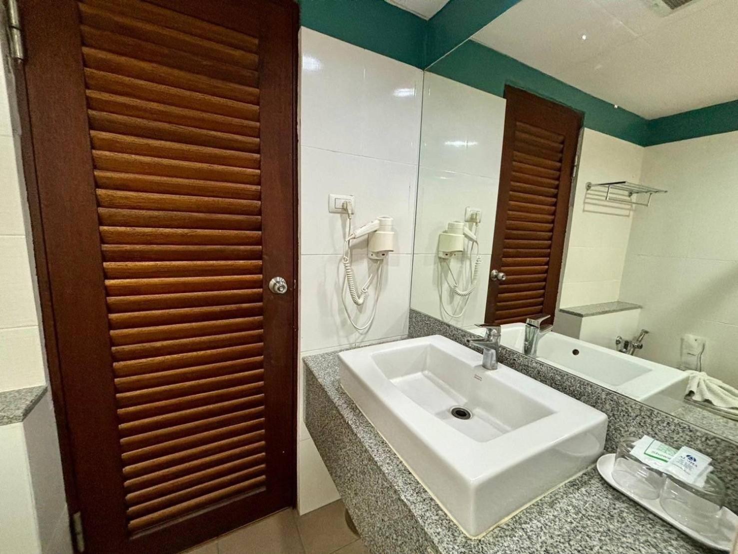Superior Twin Room - Photo 7