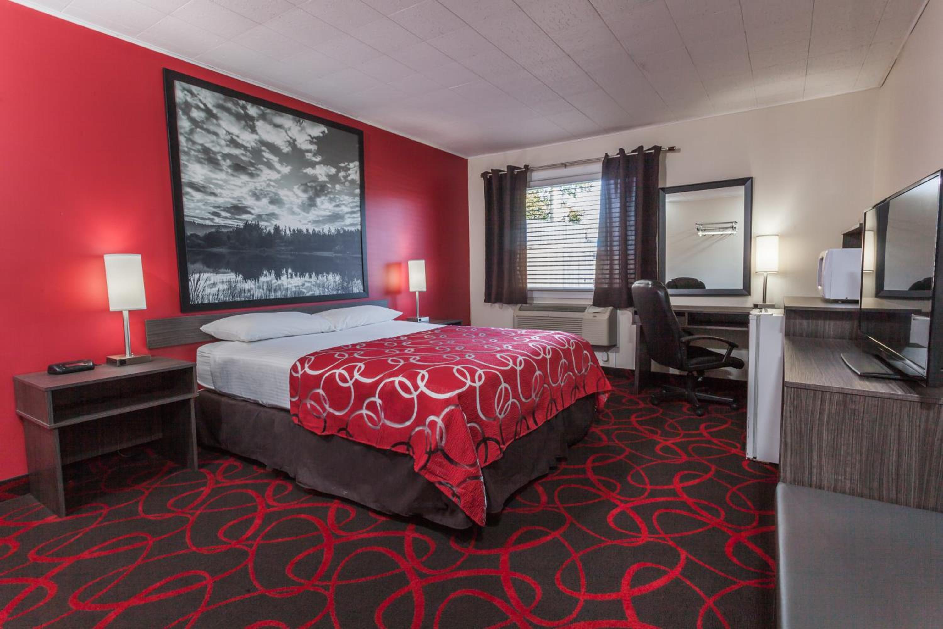 Queen Room - Non-Smoking - Photo 1