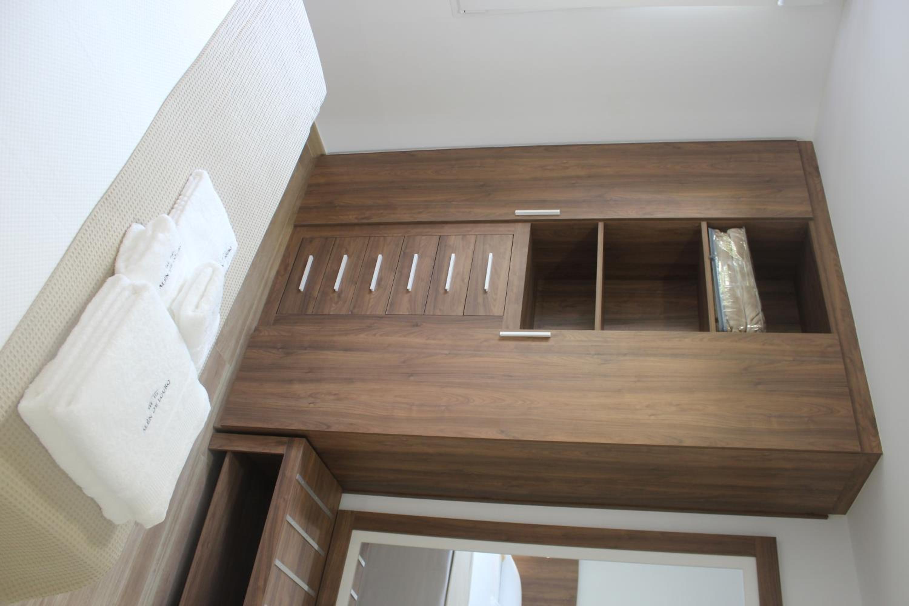 One-Bedroom Apartment photo 2
