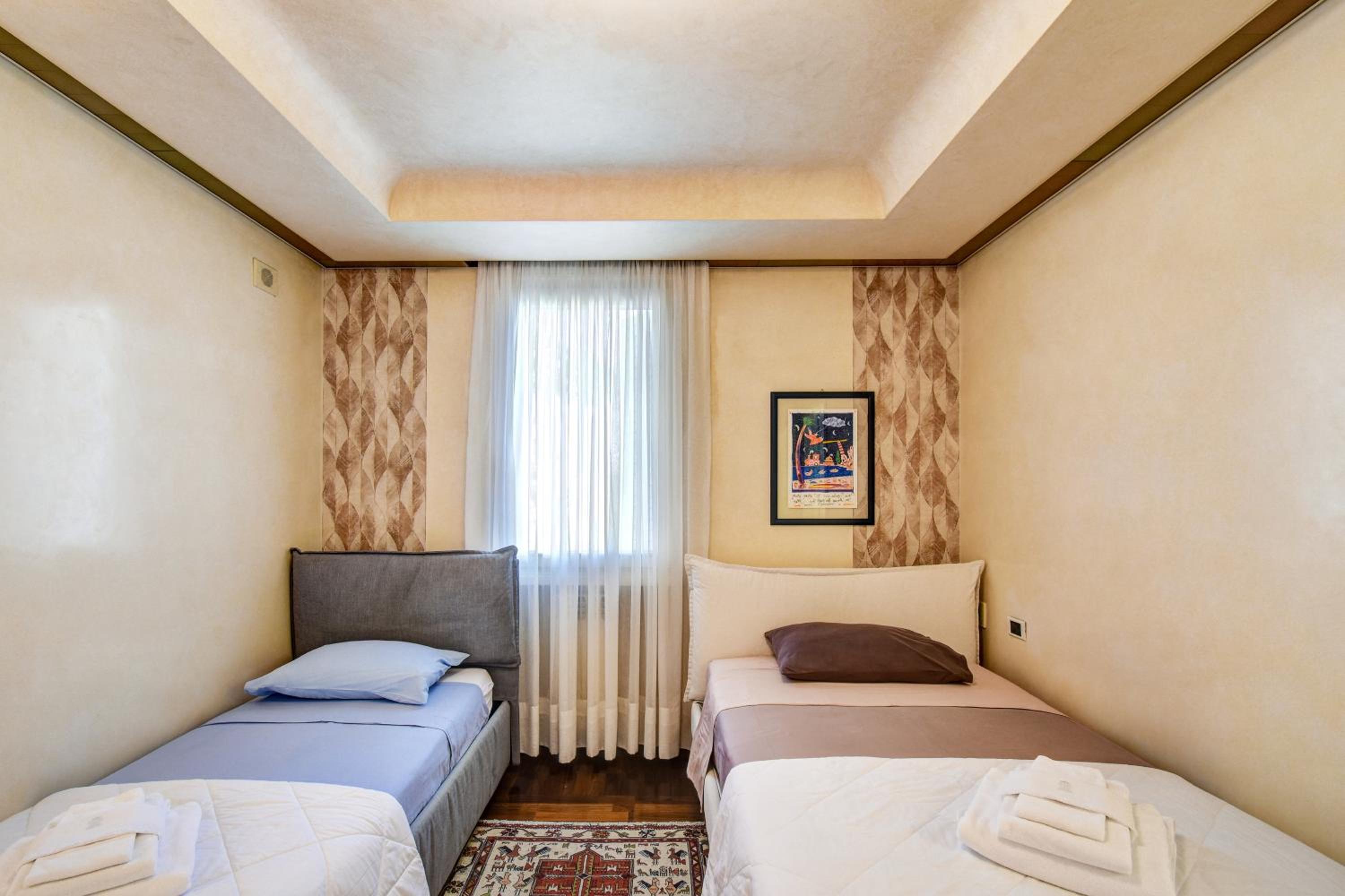 Double Or Twin Room With Private Bathroom photo 2