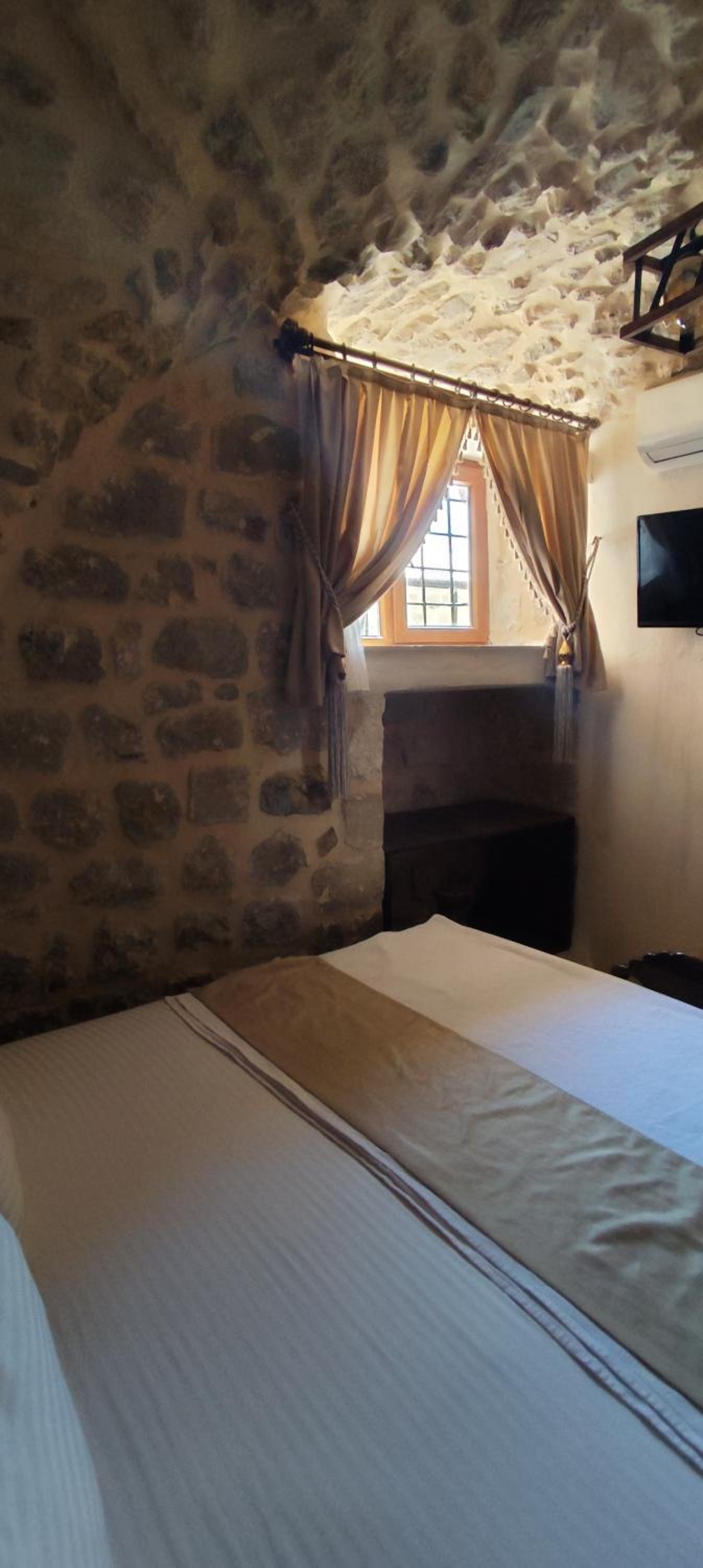Double Room - Disability Access photo 2