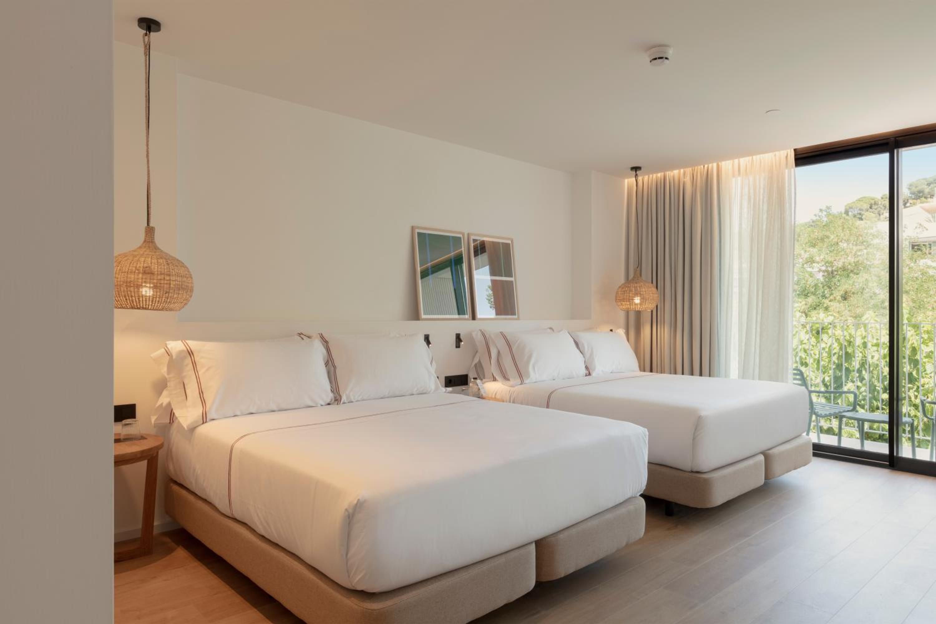 Quadruple Room (3 Adults)