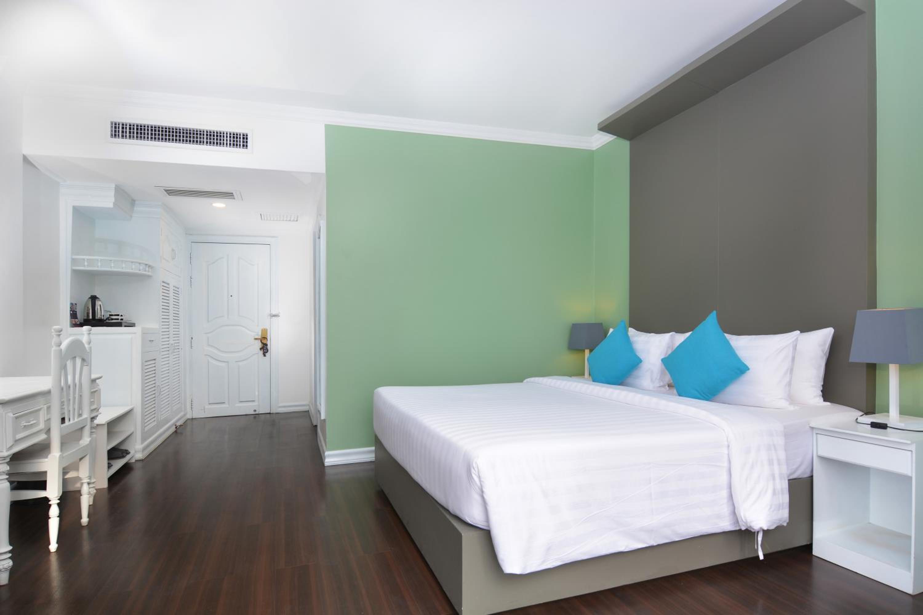 Deluxe Double Room - Photo 7
