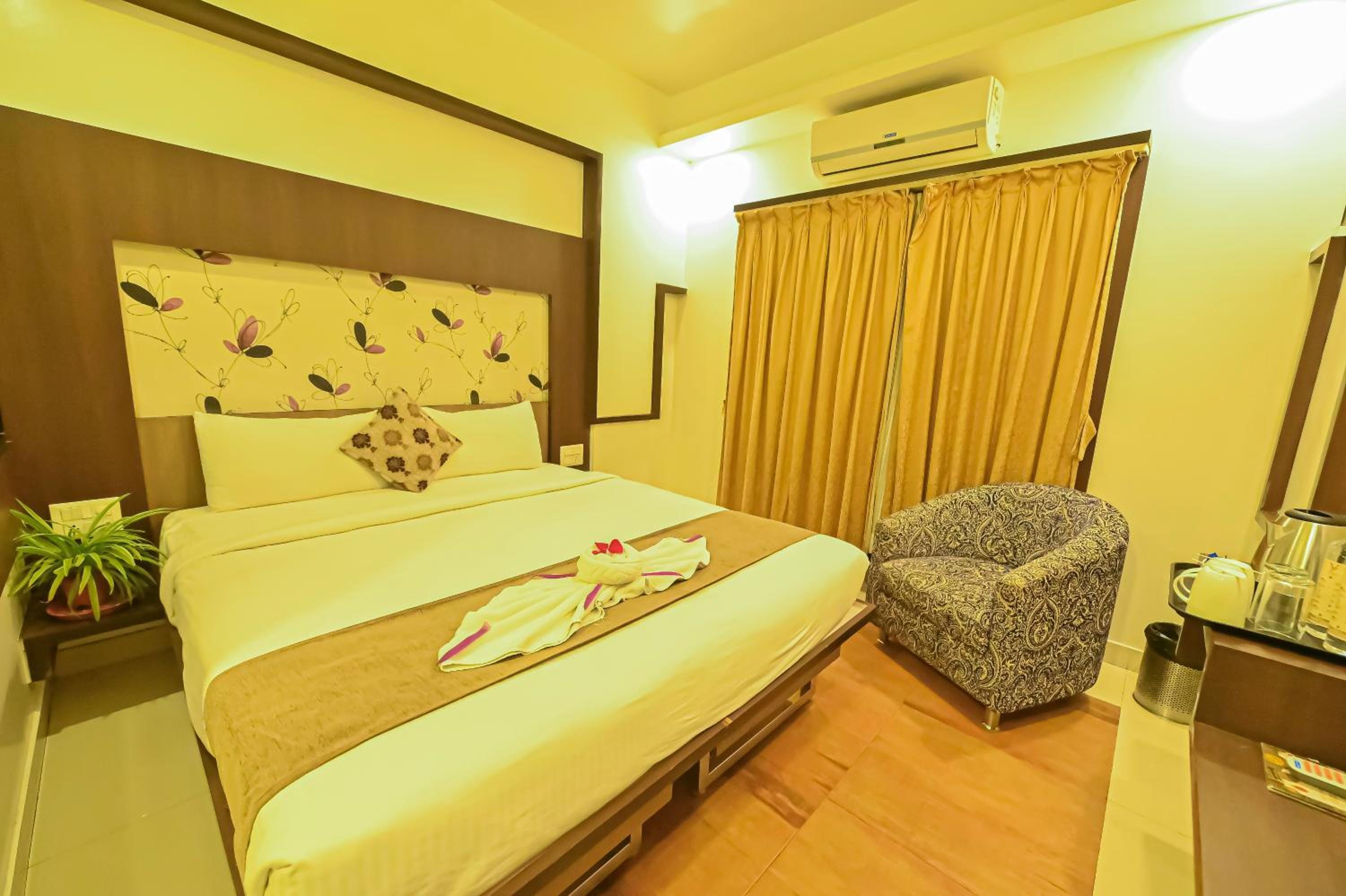 Grand Suite including Free pick up photo 1