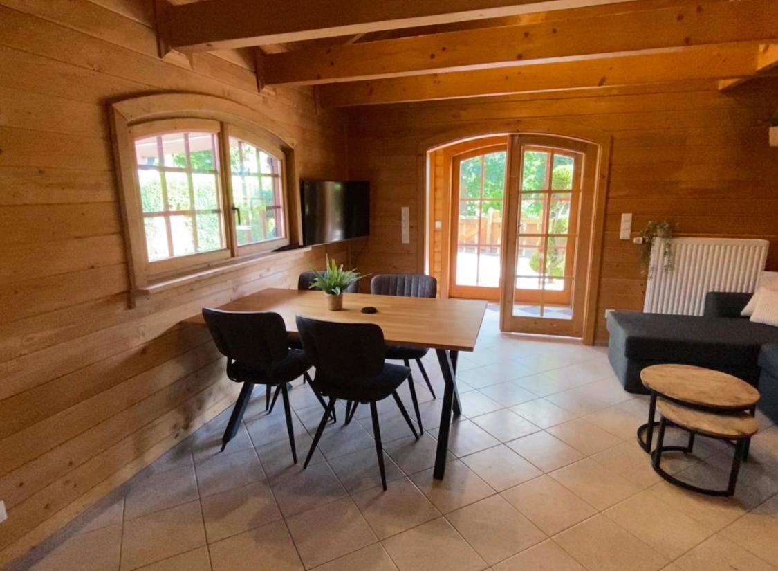 One-Bedroom House photo 2
