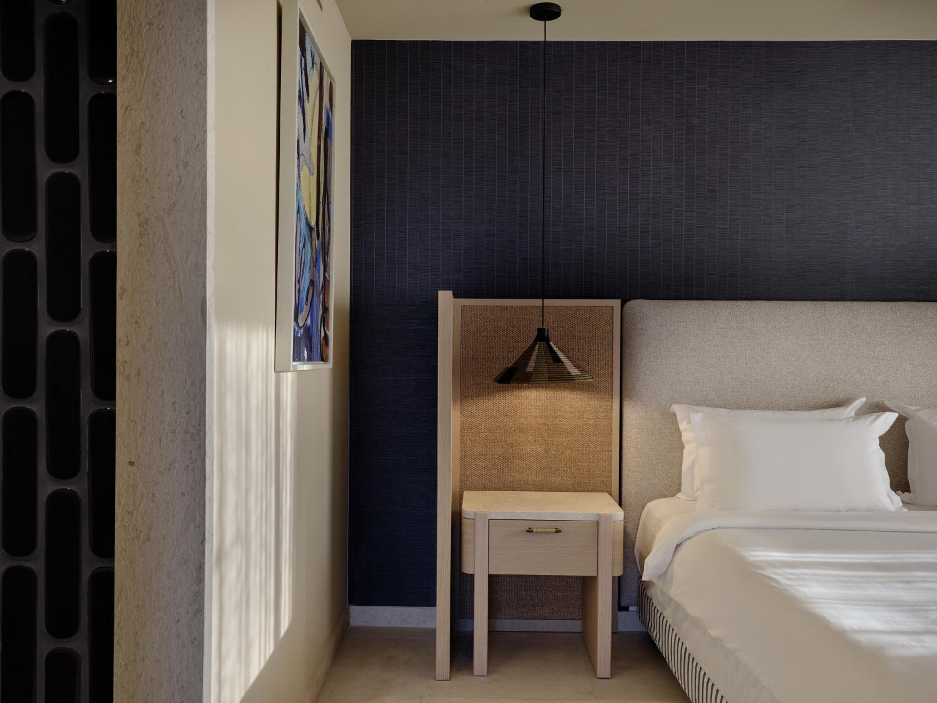 Signature Frontal Sea View Suite Hydro Plunge Pool