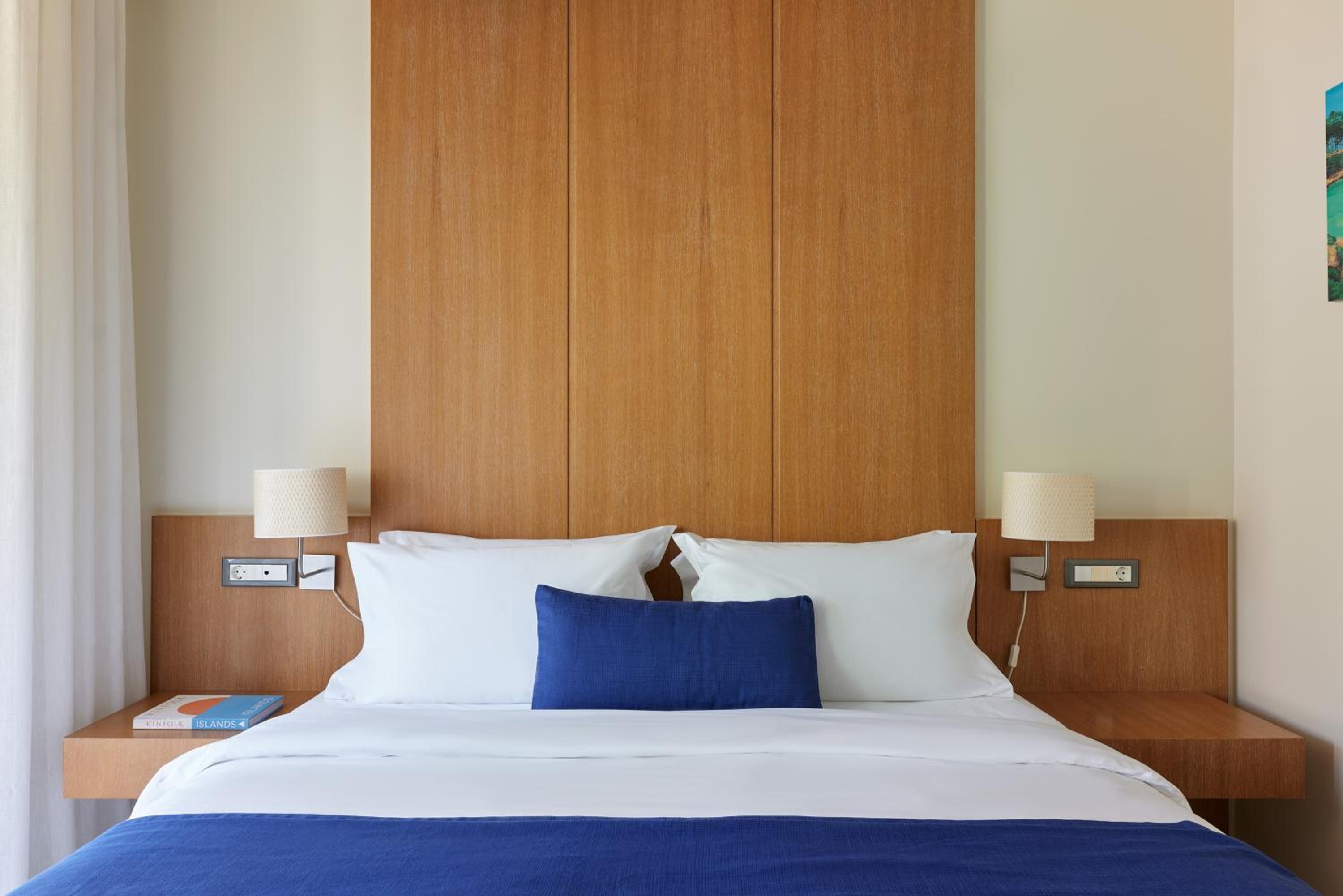 Deluxe Inland View Room