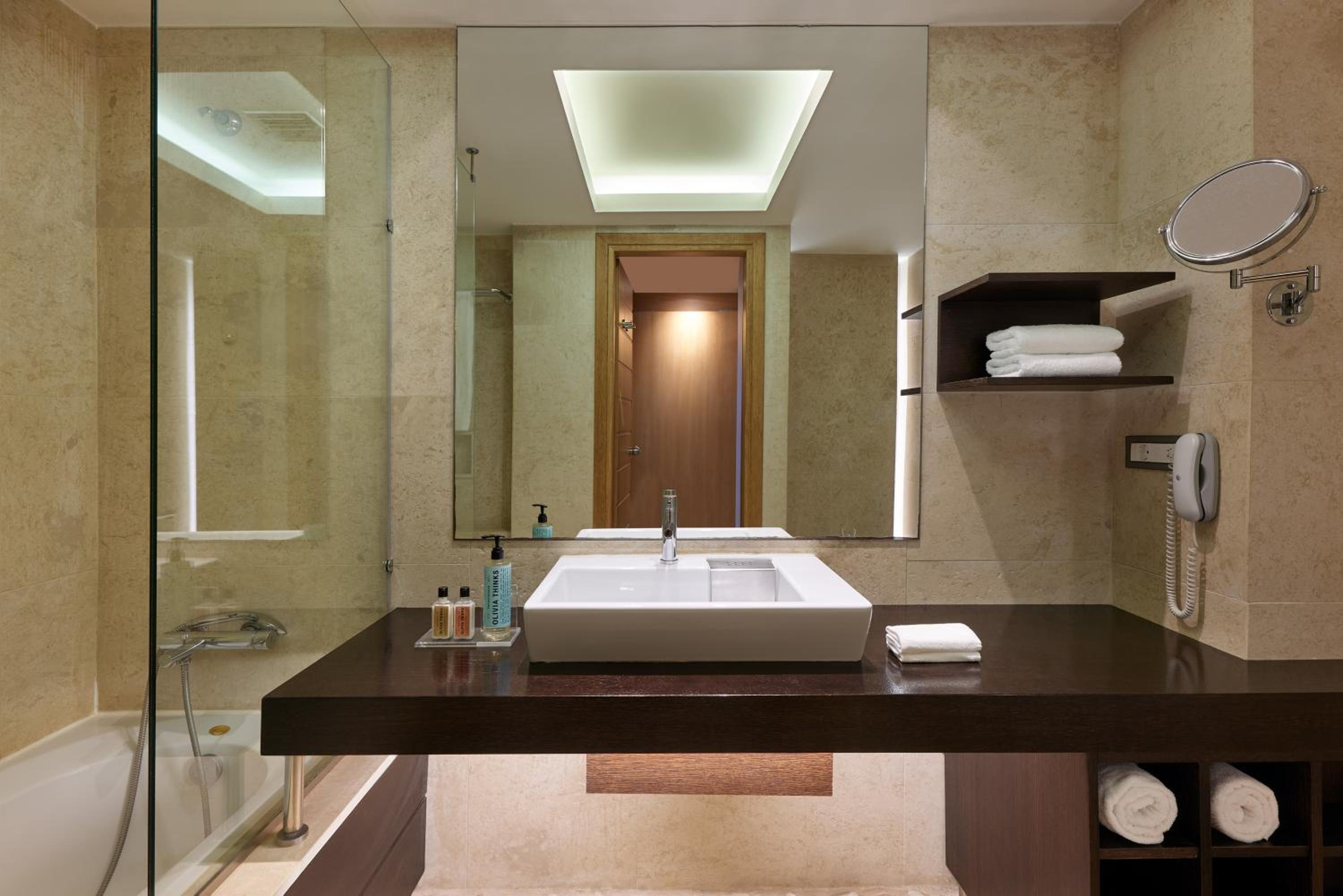 Deluxe Inland View Room