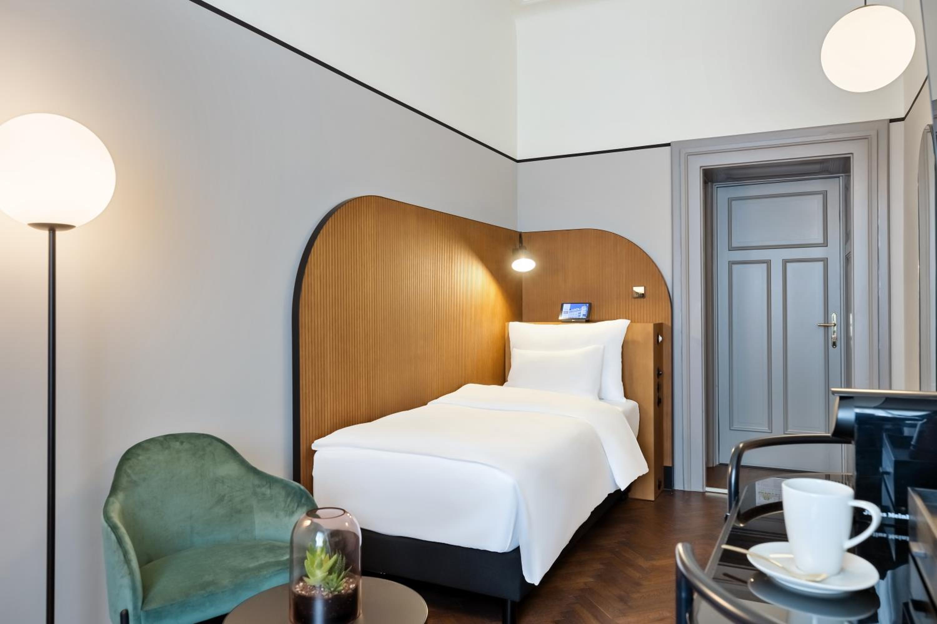 Classic Single Room