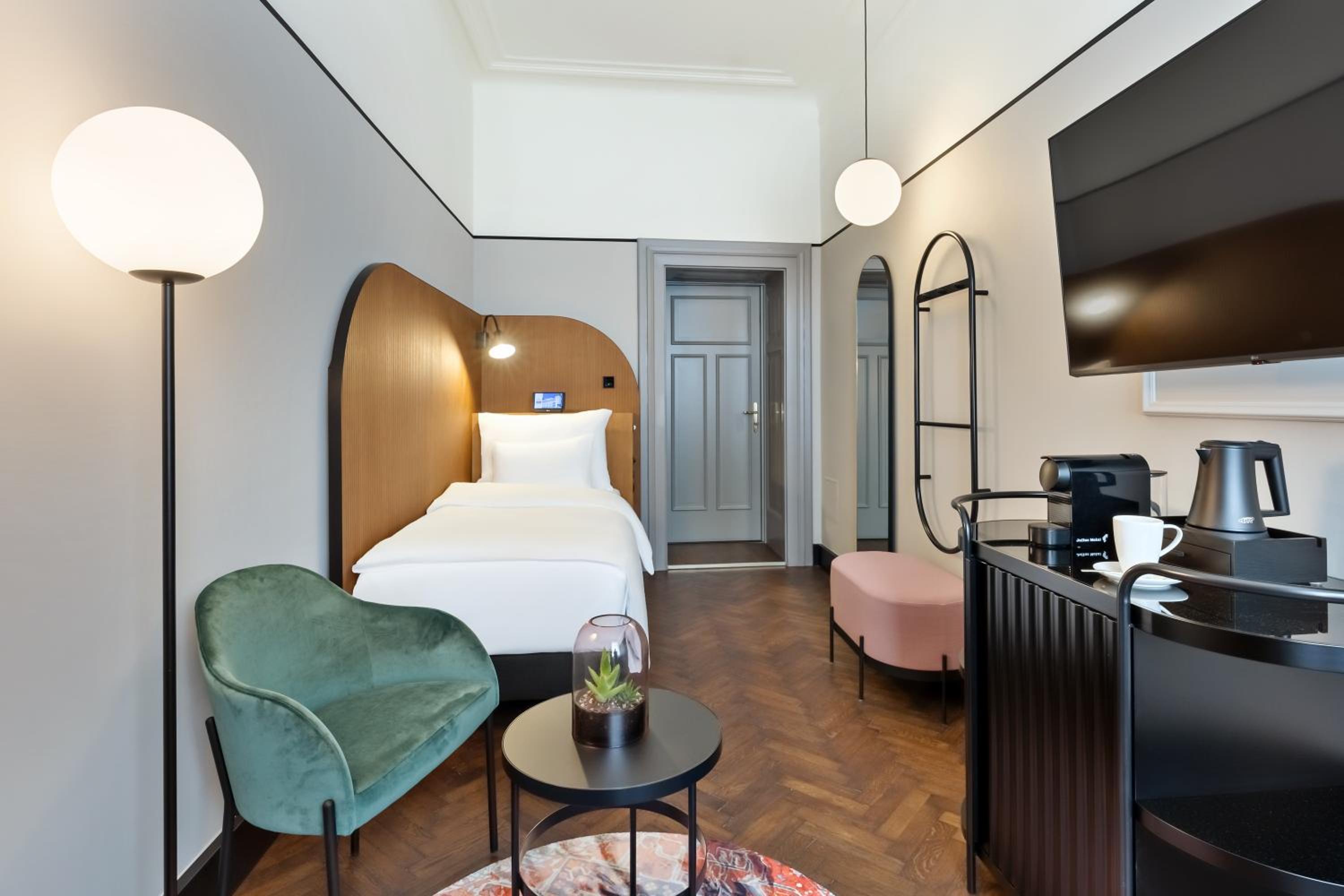 Classic Single Room