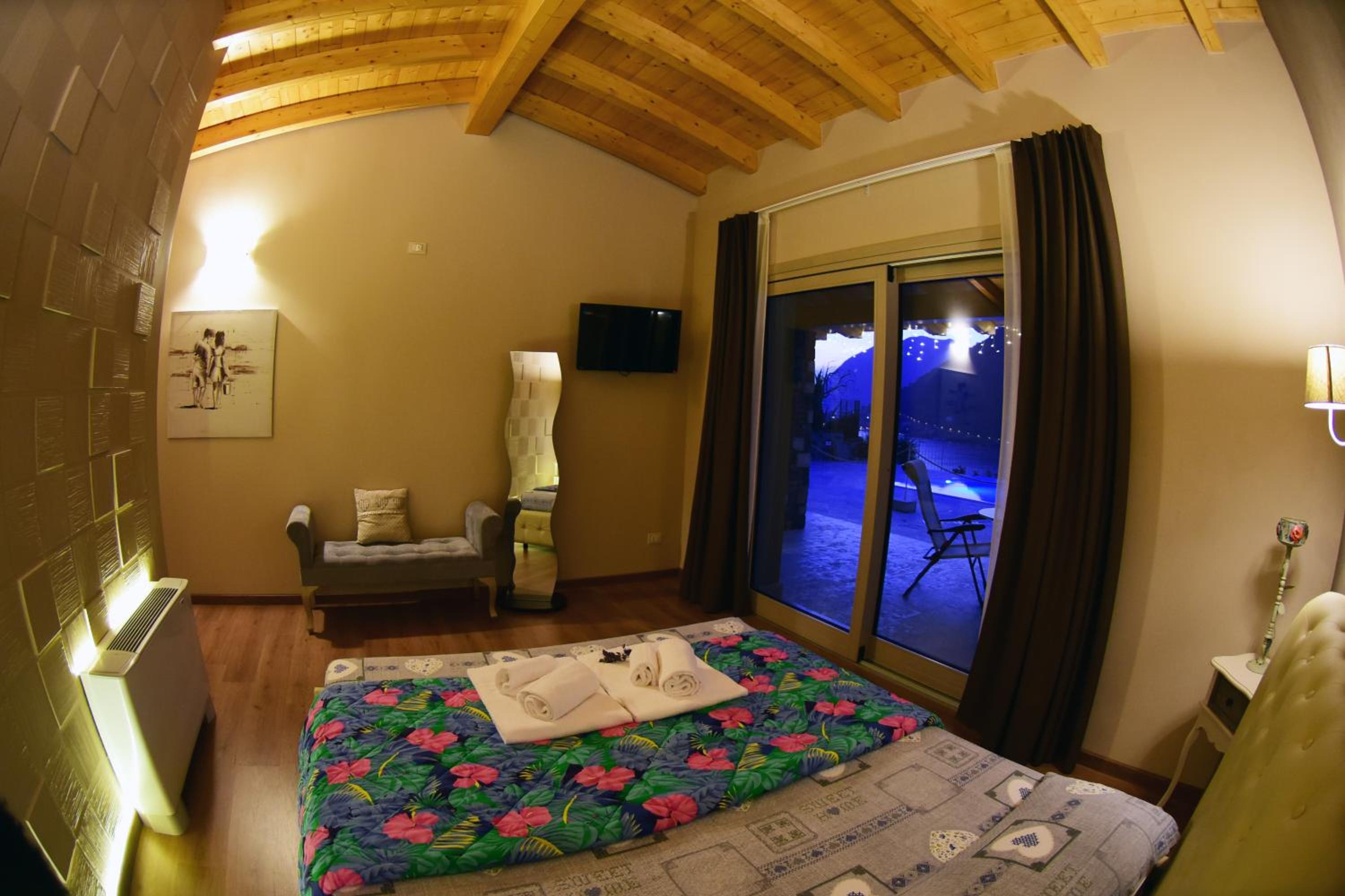 Double Room with Lake View photo 2