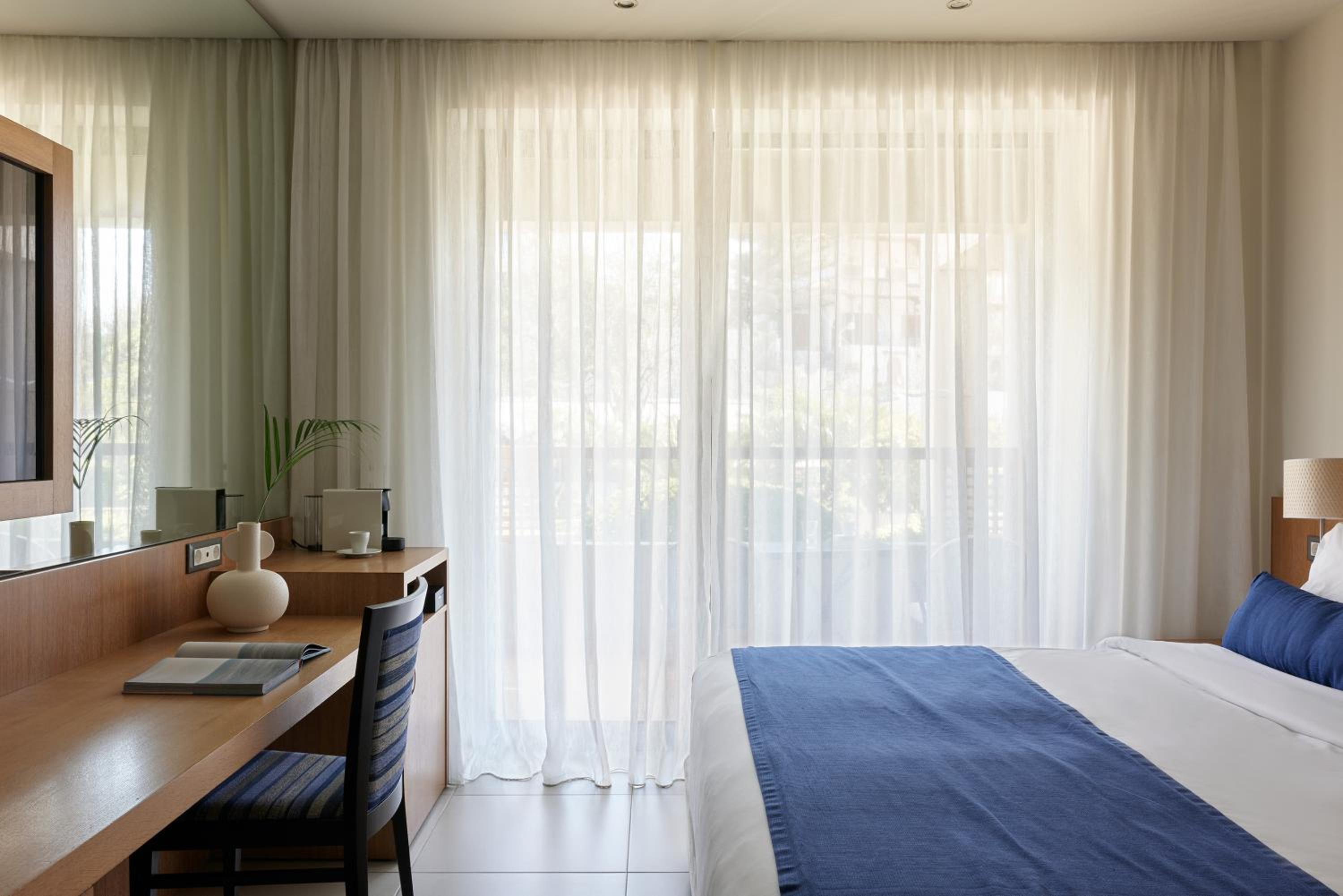 Deluxe Inland View Room
