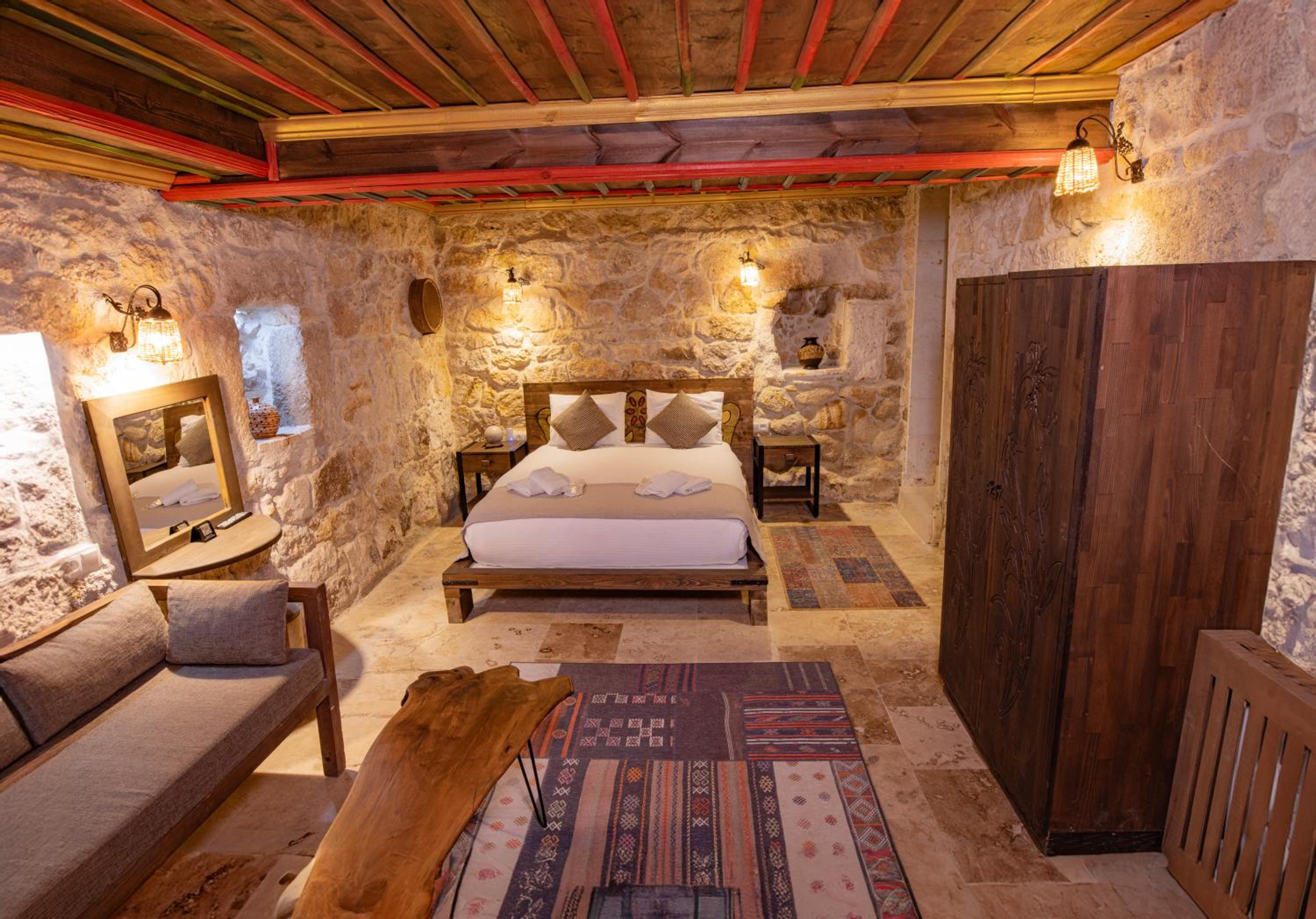 Deluxe Queen Room - Photo 1