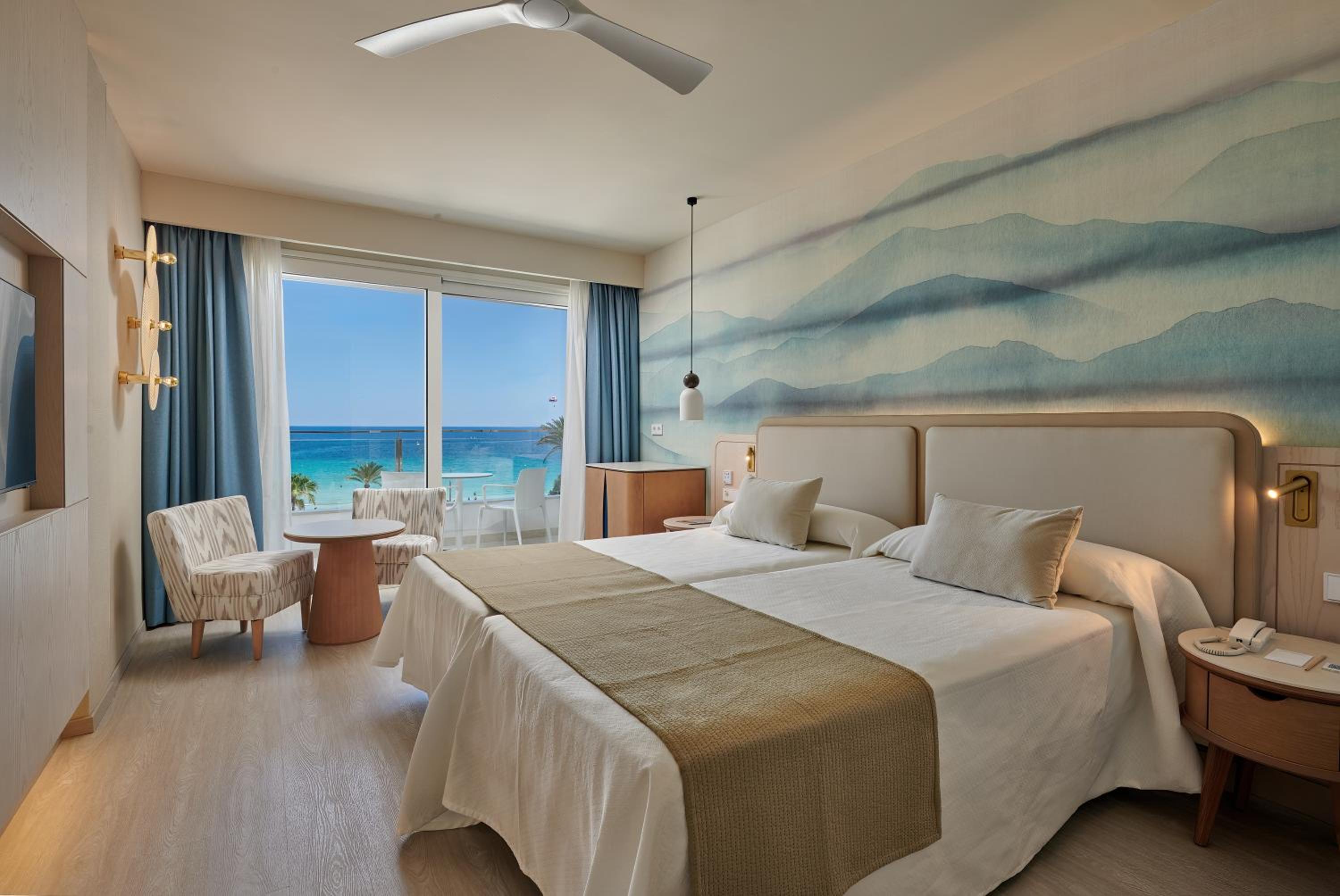 Double Room with Sea View - Photo 2