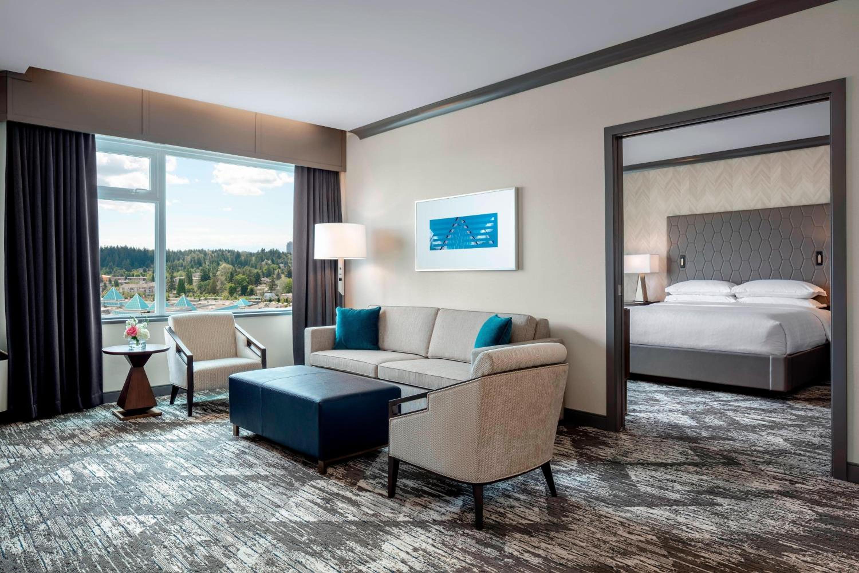 Penthouse King Suite with Sofa Bed - Lounge Access